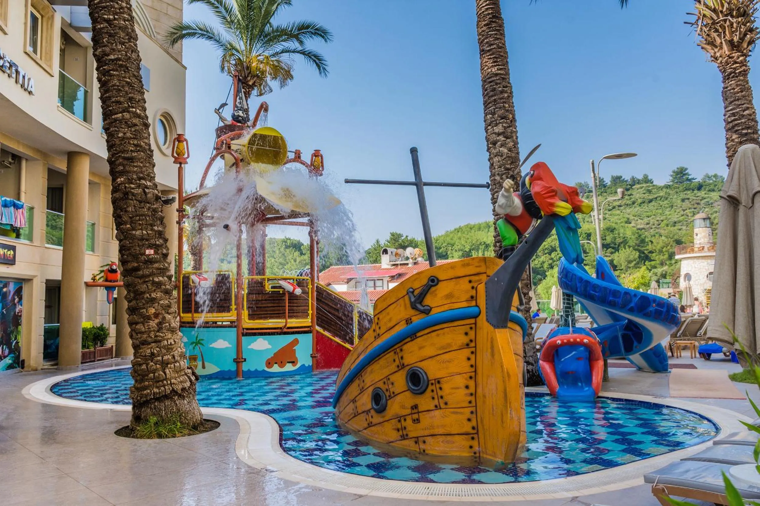 Swimming pool in Grand Cettia Hotel