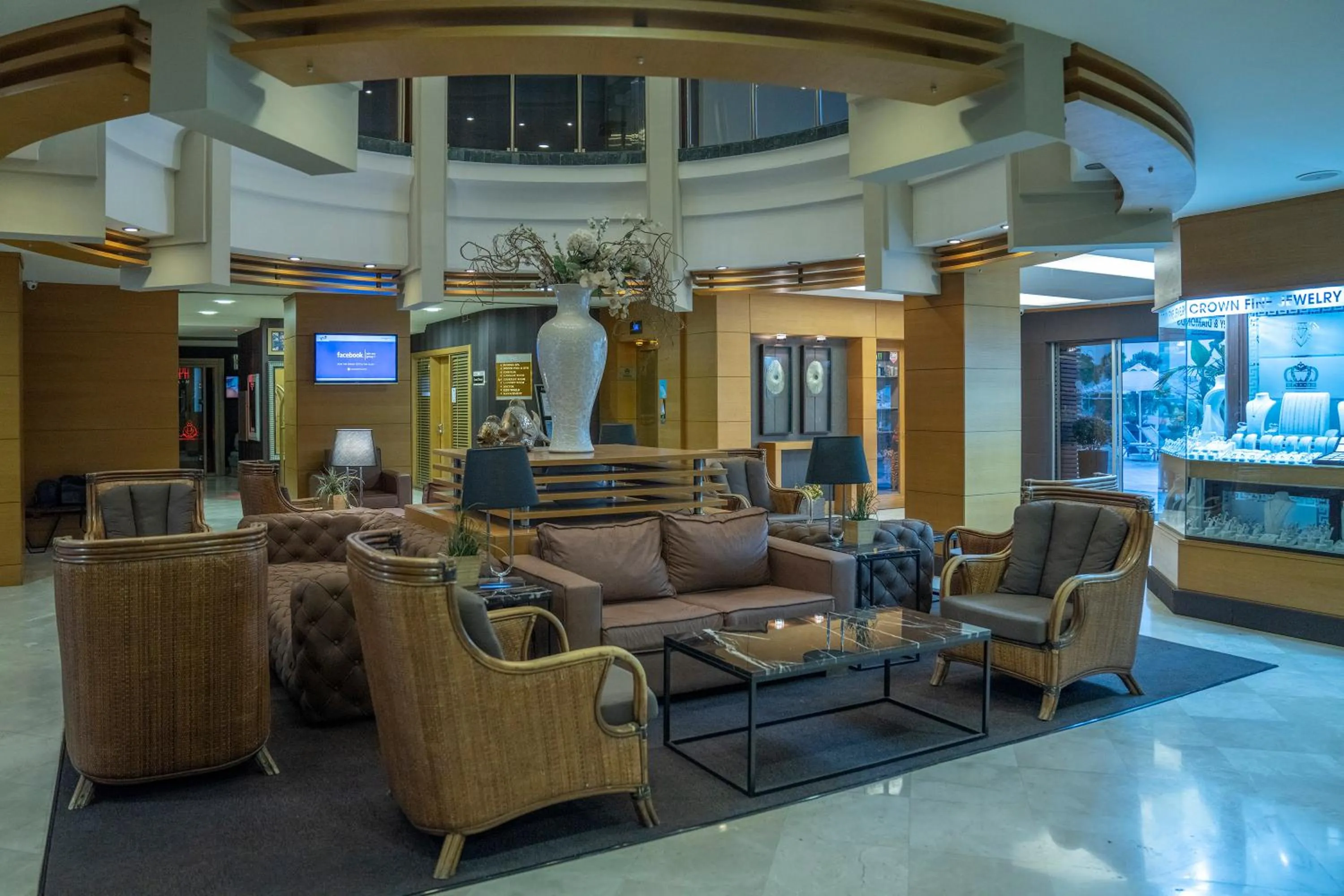 Lobby or reception in Grand Cettia Hotel