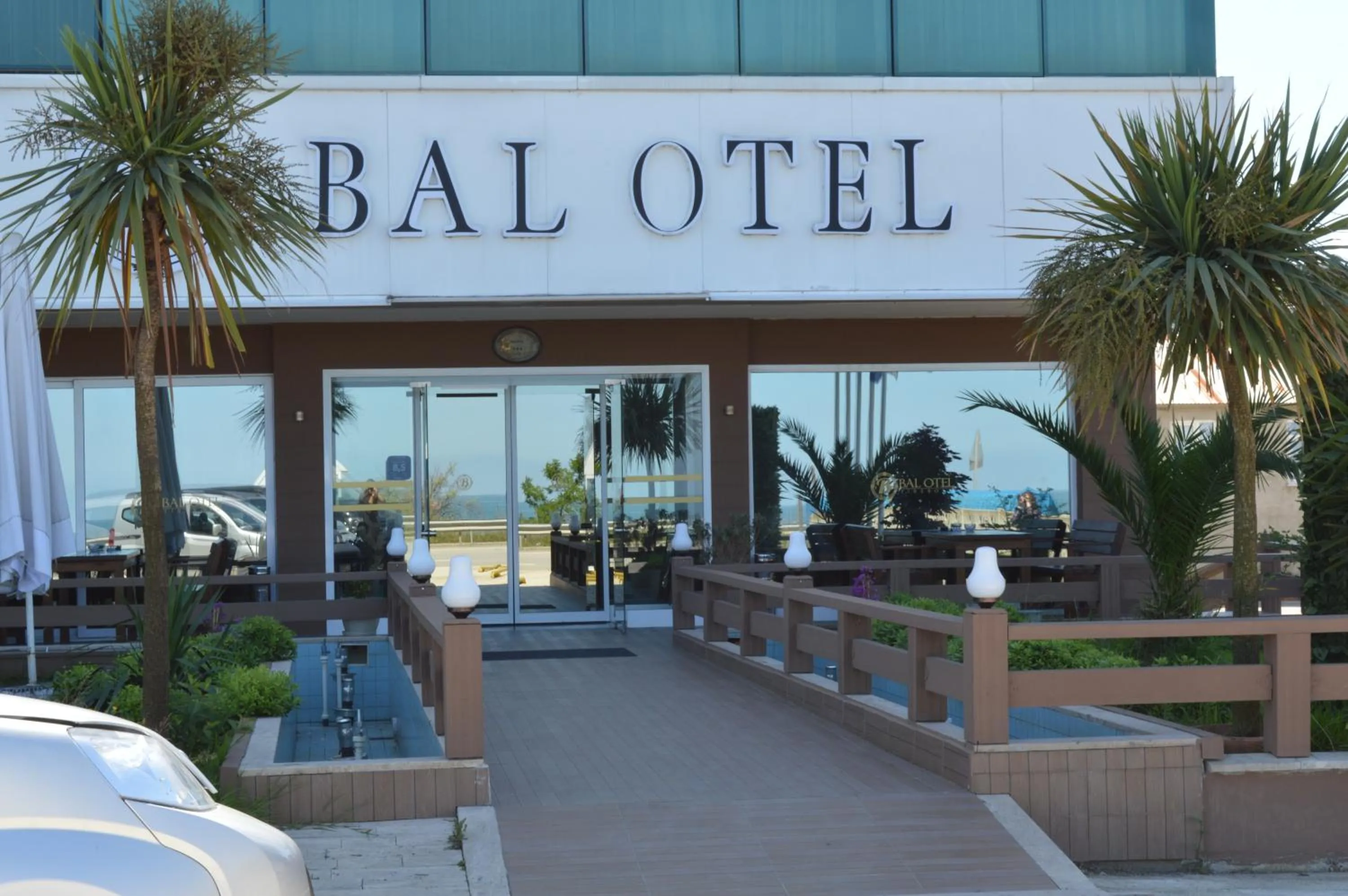 Facade/entrance in Bal Hotel