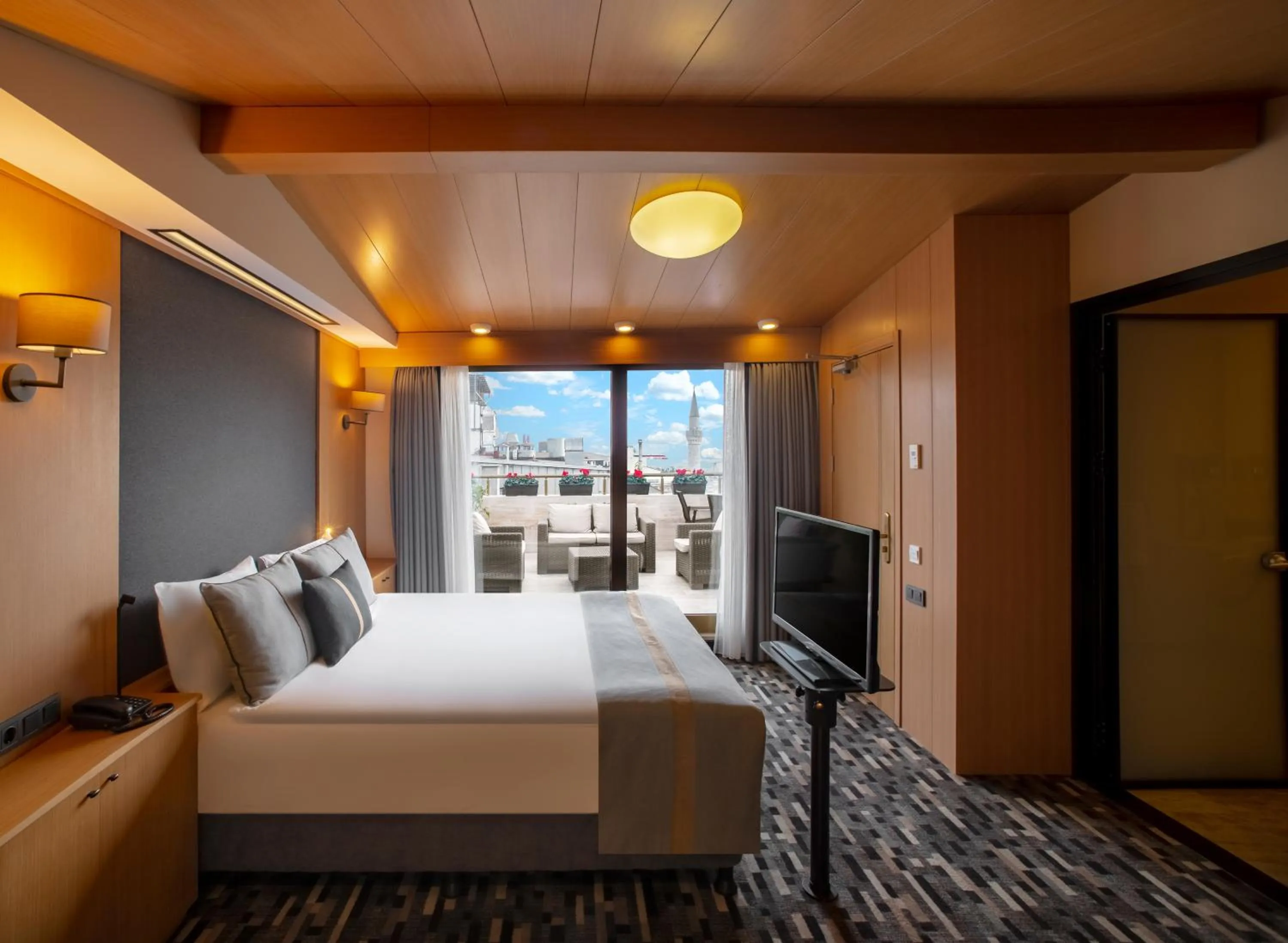 Photo of the whole room, Bed in Tan Hotel - Special Category