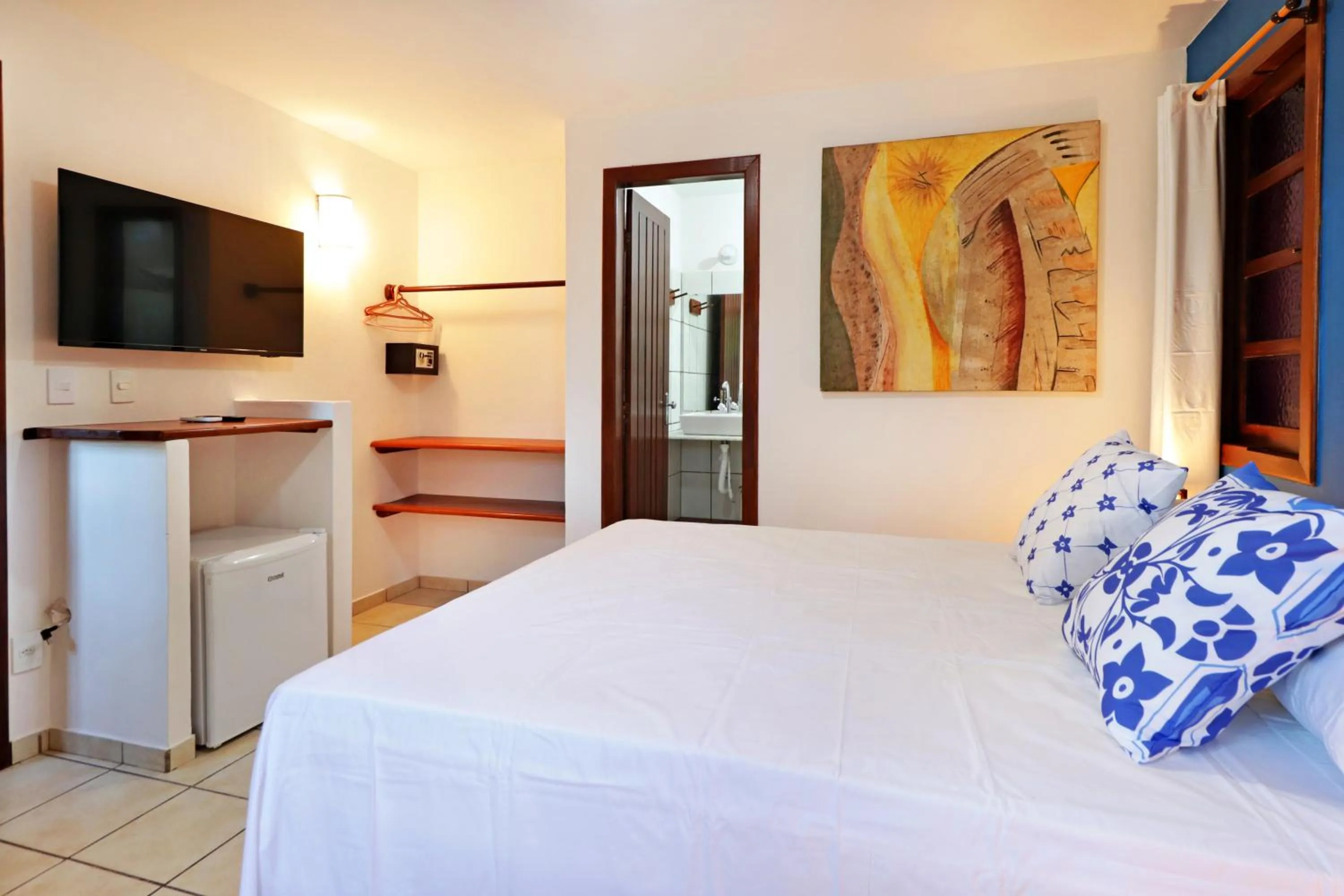 Bed in Pousada Arraial Colonial, Localizada no Centrinho e de Fácil Acesso a Praia e a Rua Mucugê