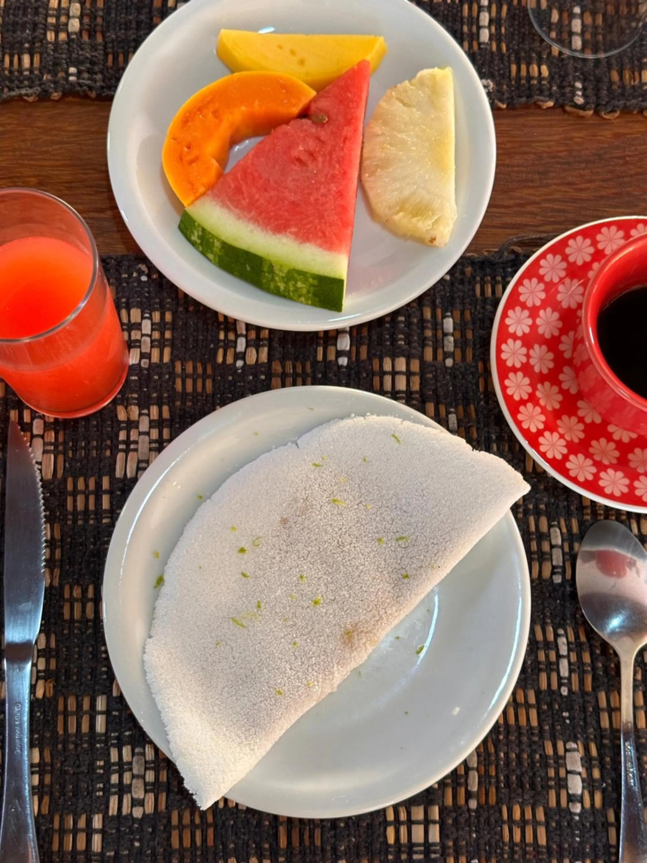 Breakfast in Pousada Arraial Colonial, Localizada no Centrinho e de Fácil Acesso a Praia e a Rua Mucugê