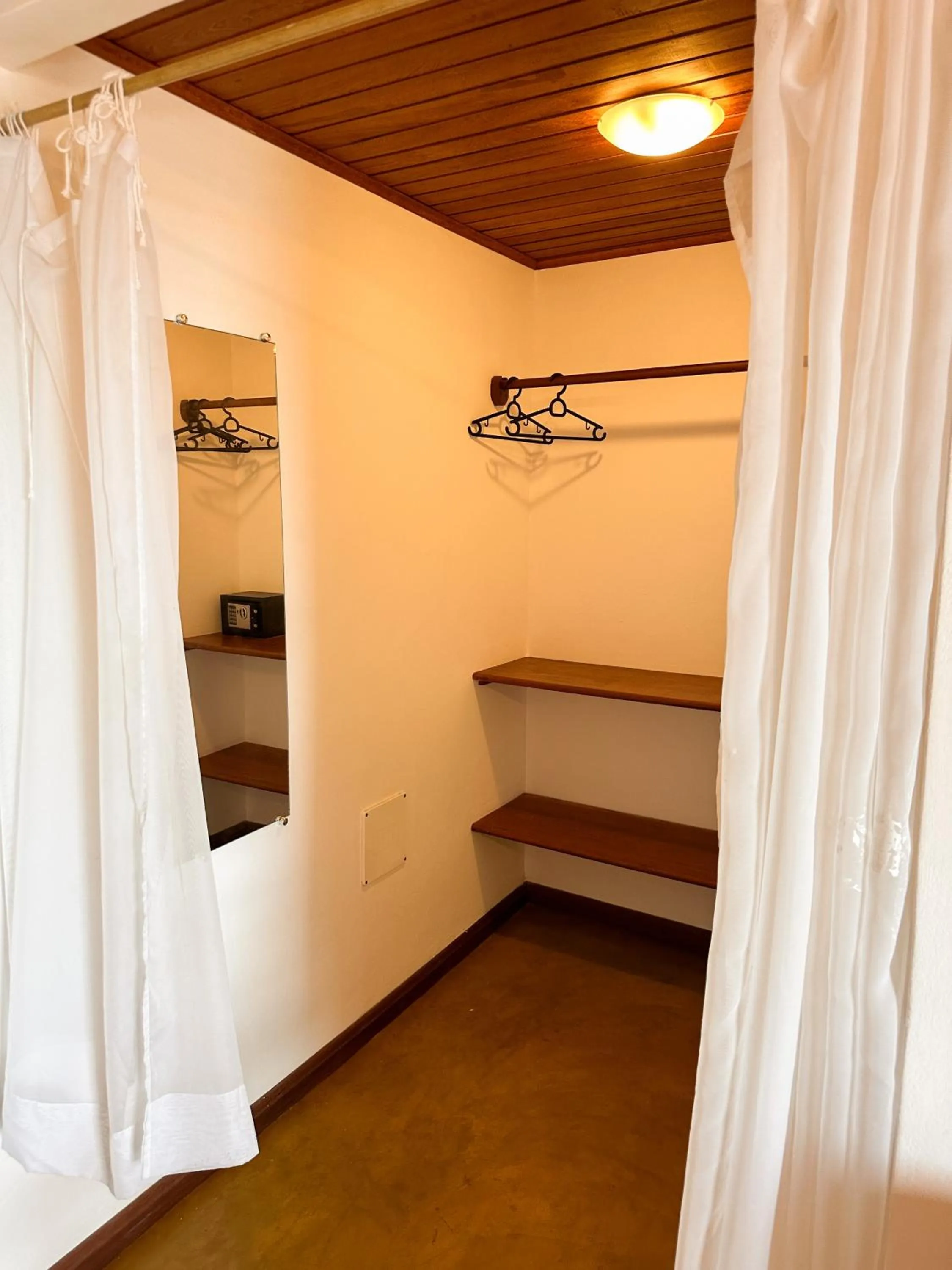 Bedroom, Bed in Pousada Arraial Colonial, Localizada no Centrinho e de Fácil Acesso a Praia e a Rua Mucugê