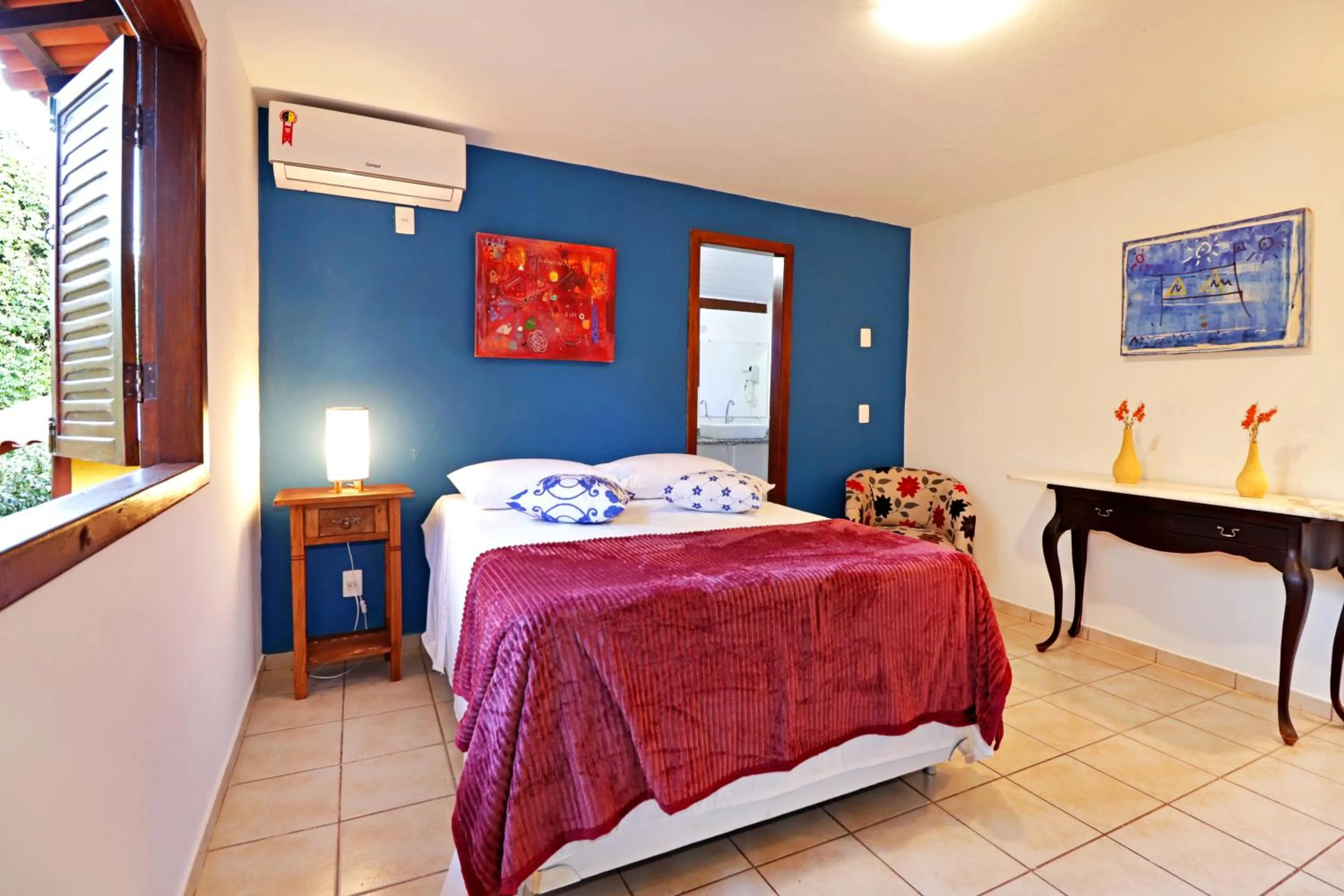 Bed in Pousada Arraial Colonial, Localizada no Centrinho e de Fácil Acesso a Praia e a Rua Mucugê