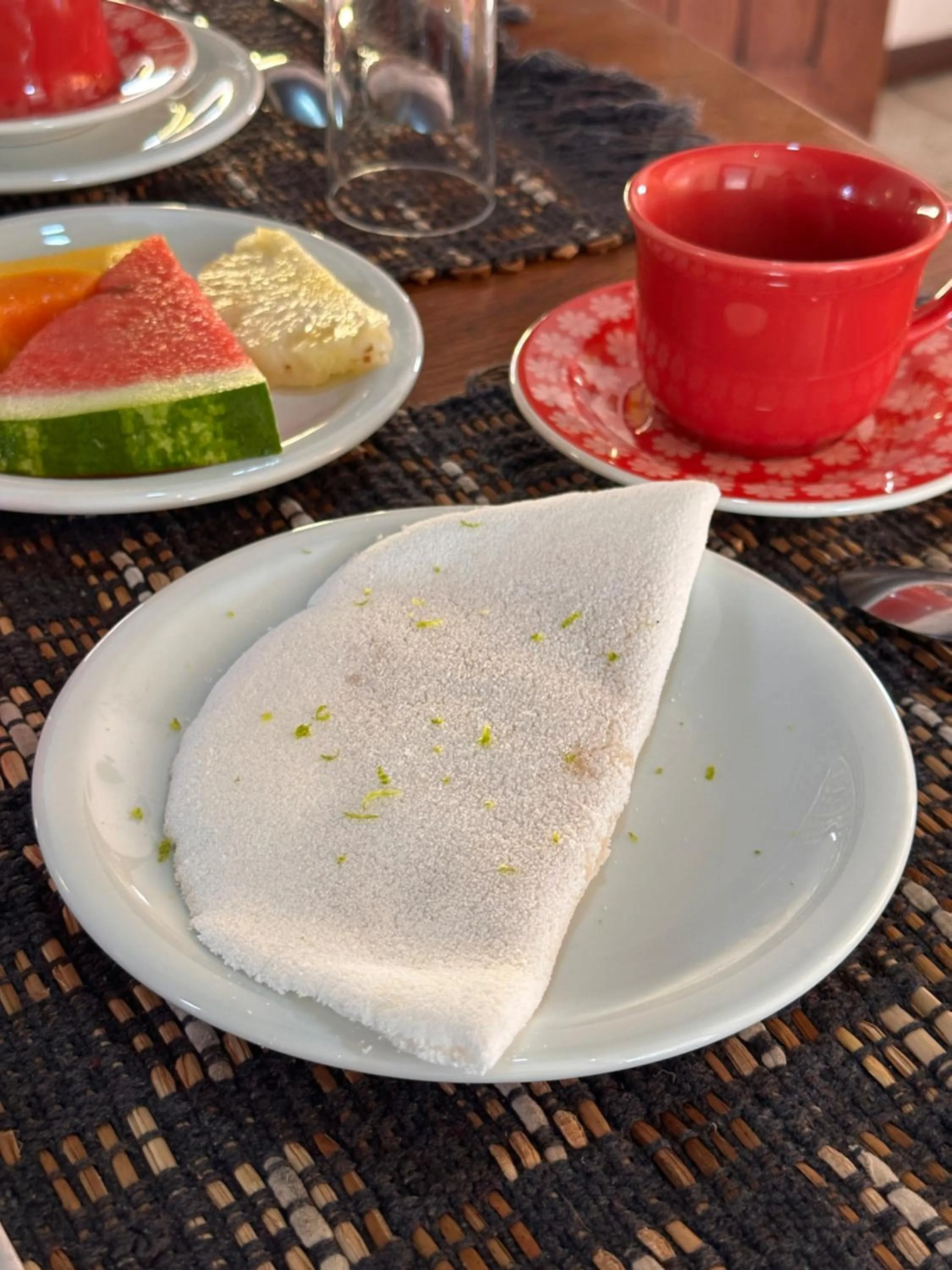 Breakfast in Pousada Arraial Colonial, Localizada no Centrinho e de Fácil Acesso a Praia e a Rua Mucugê