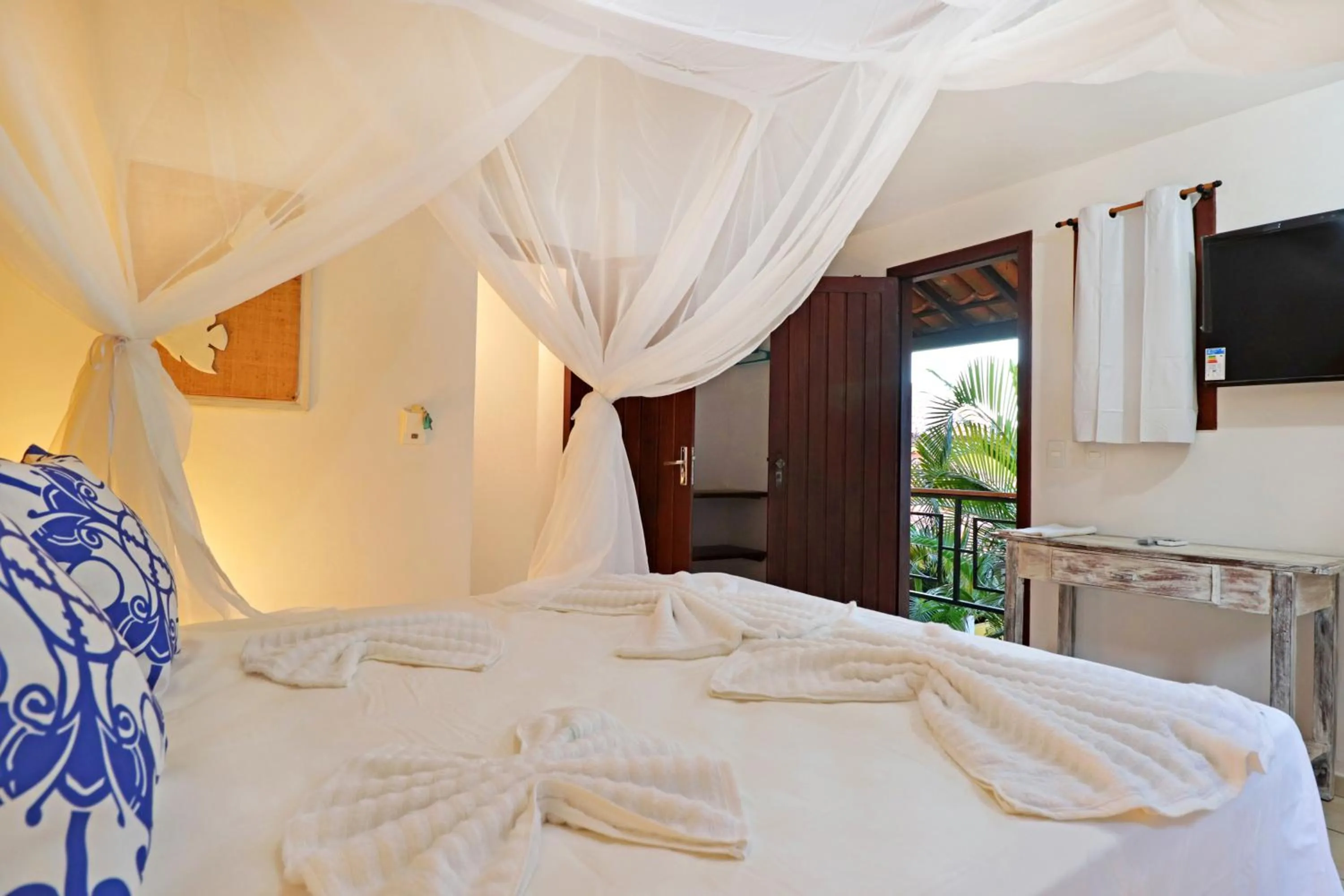 Bed in Pousada Arraial Colonial, Localizada no Centrinho e de Fácil Acesso a Praia e a Rua Mucugê