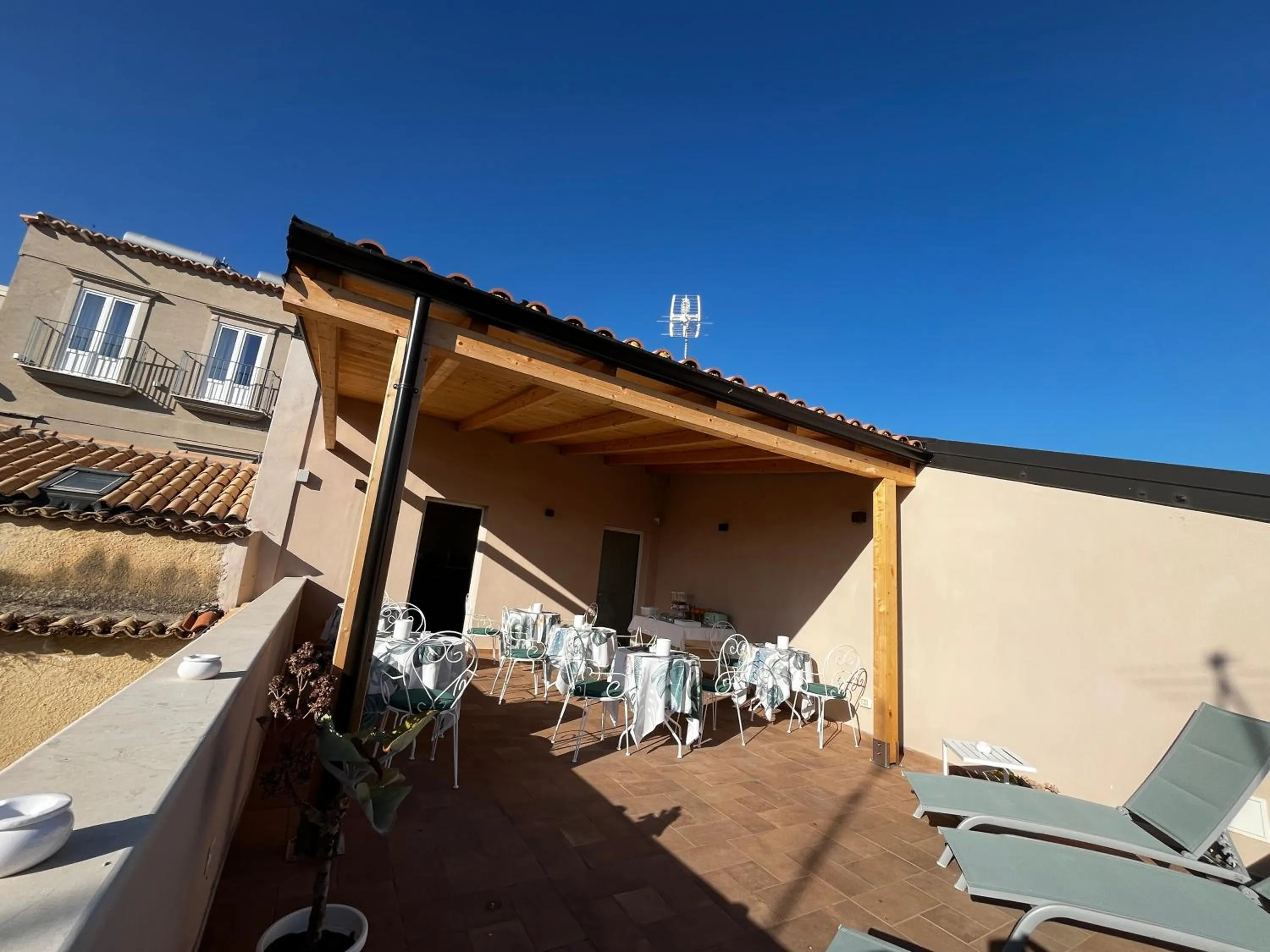 Property building in De LoCa Rooms