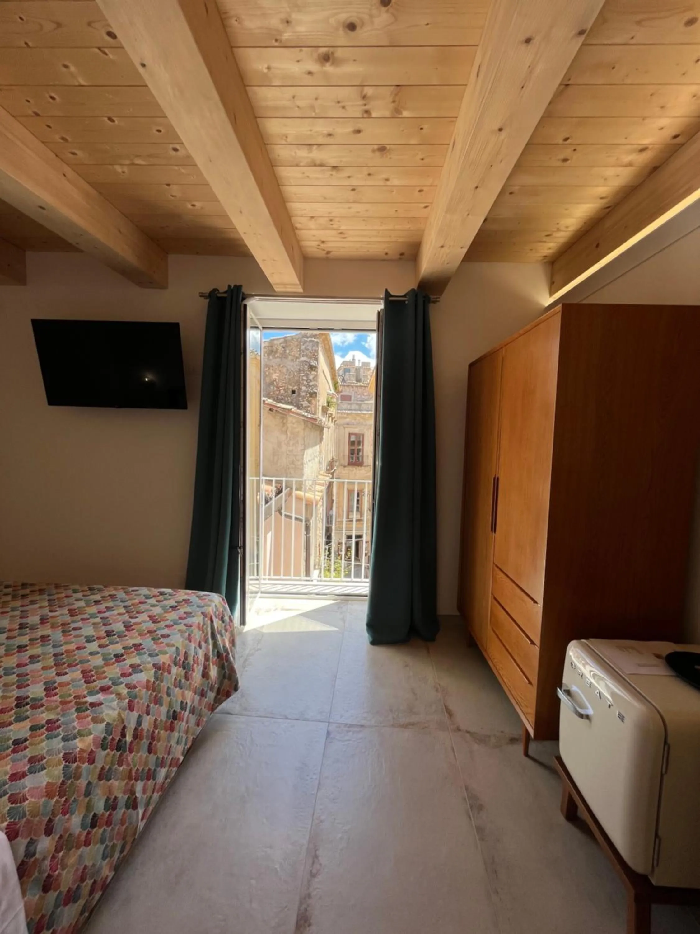 Bed in De LoCa Rooms