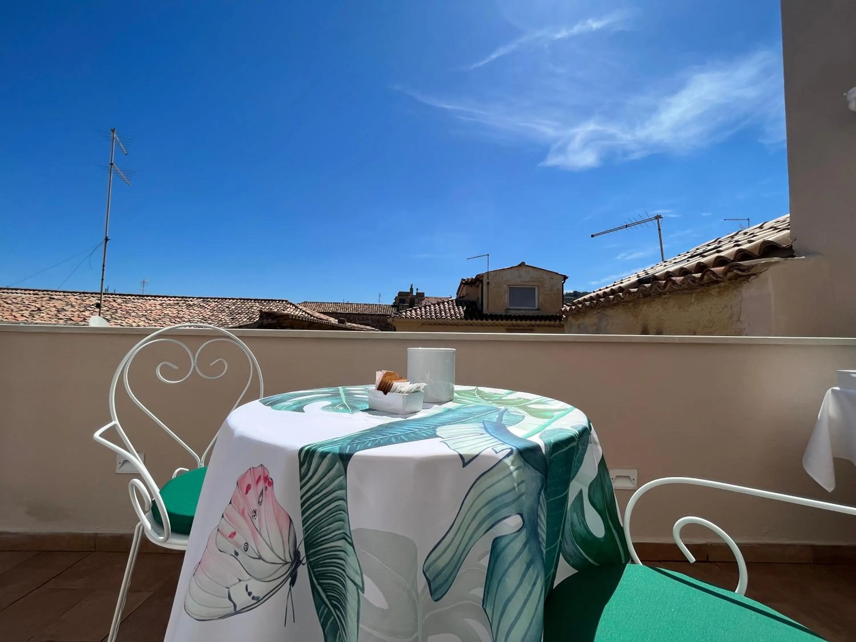 Day in De LoCa Rooms