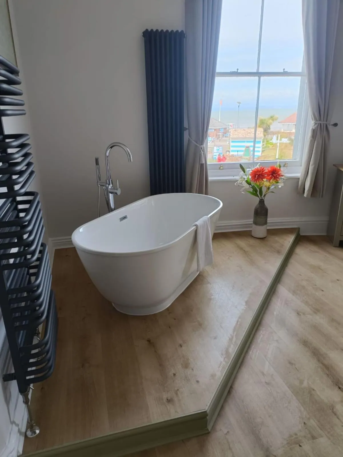 Bath in The Beach Hotel