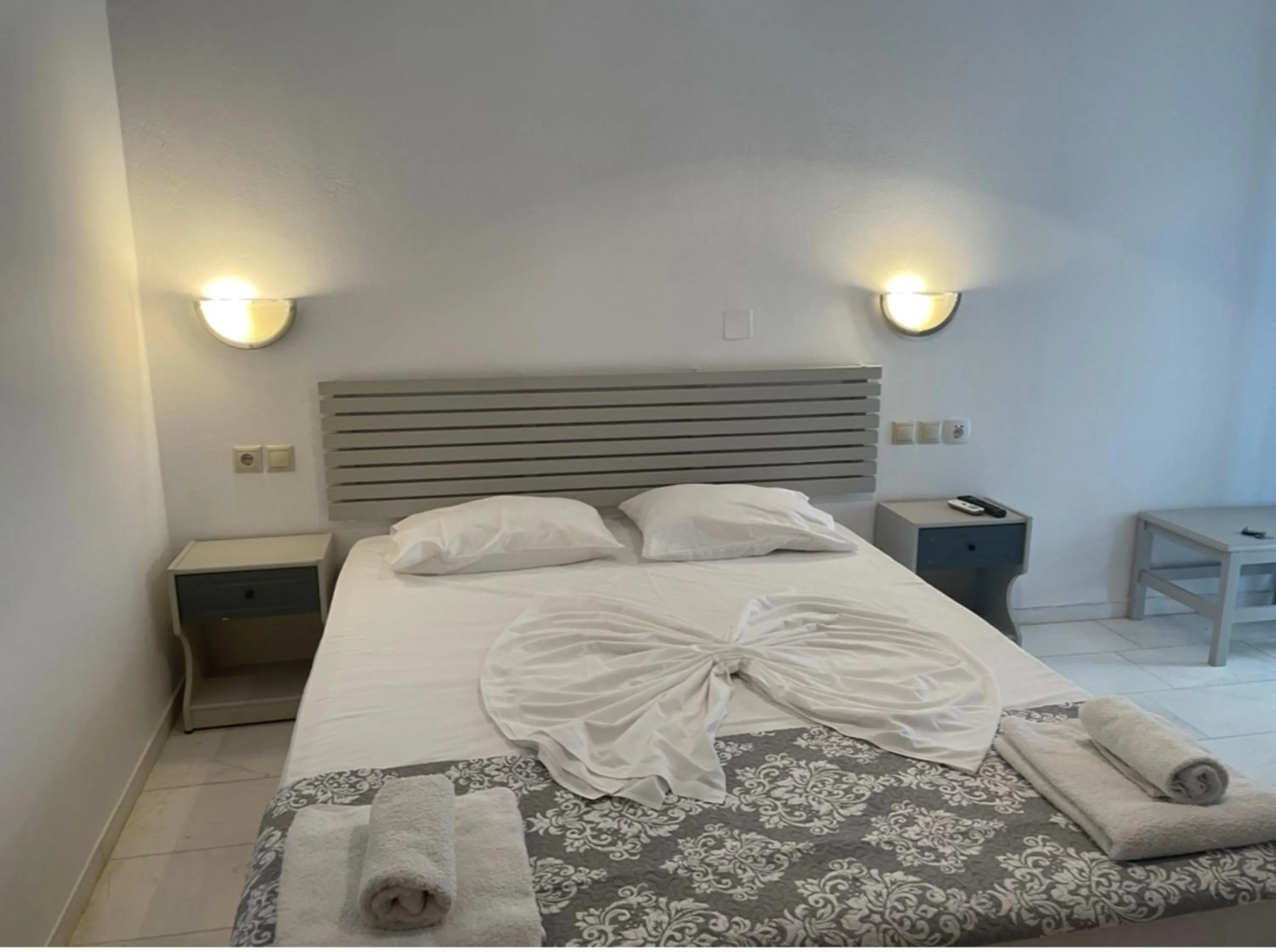 Bedroom in Hotel Kourkoumelata