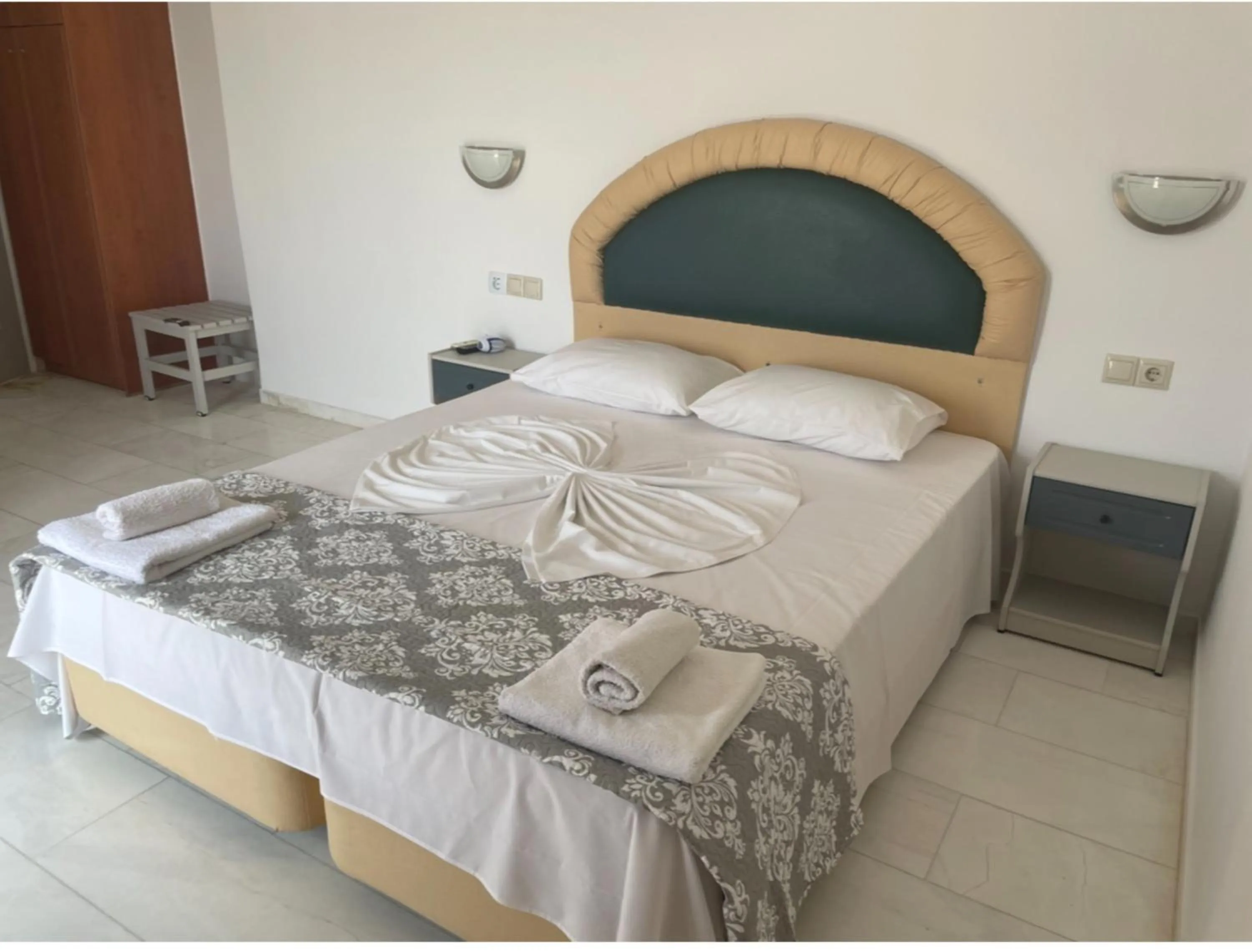 Bedroom in Hotel Kourkoumelata