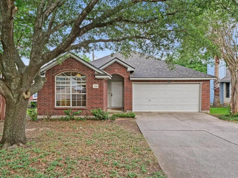 Cozy Getaway, Minutes from Austin!