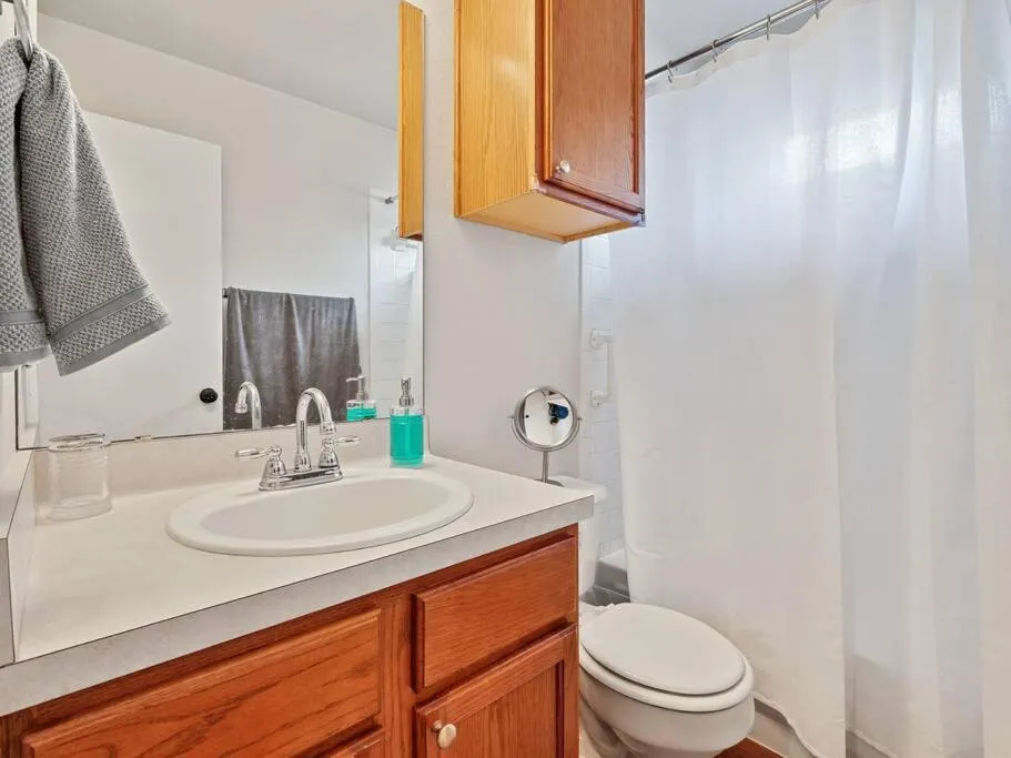 Cozy Getaway, Minutes from Austin!