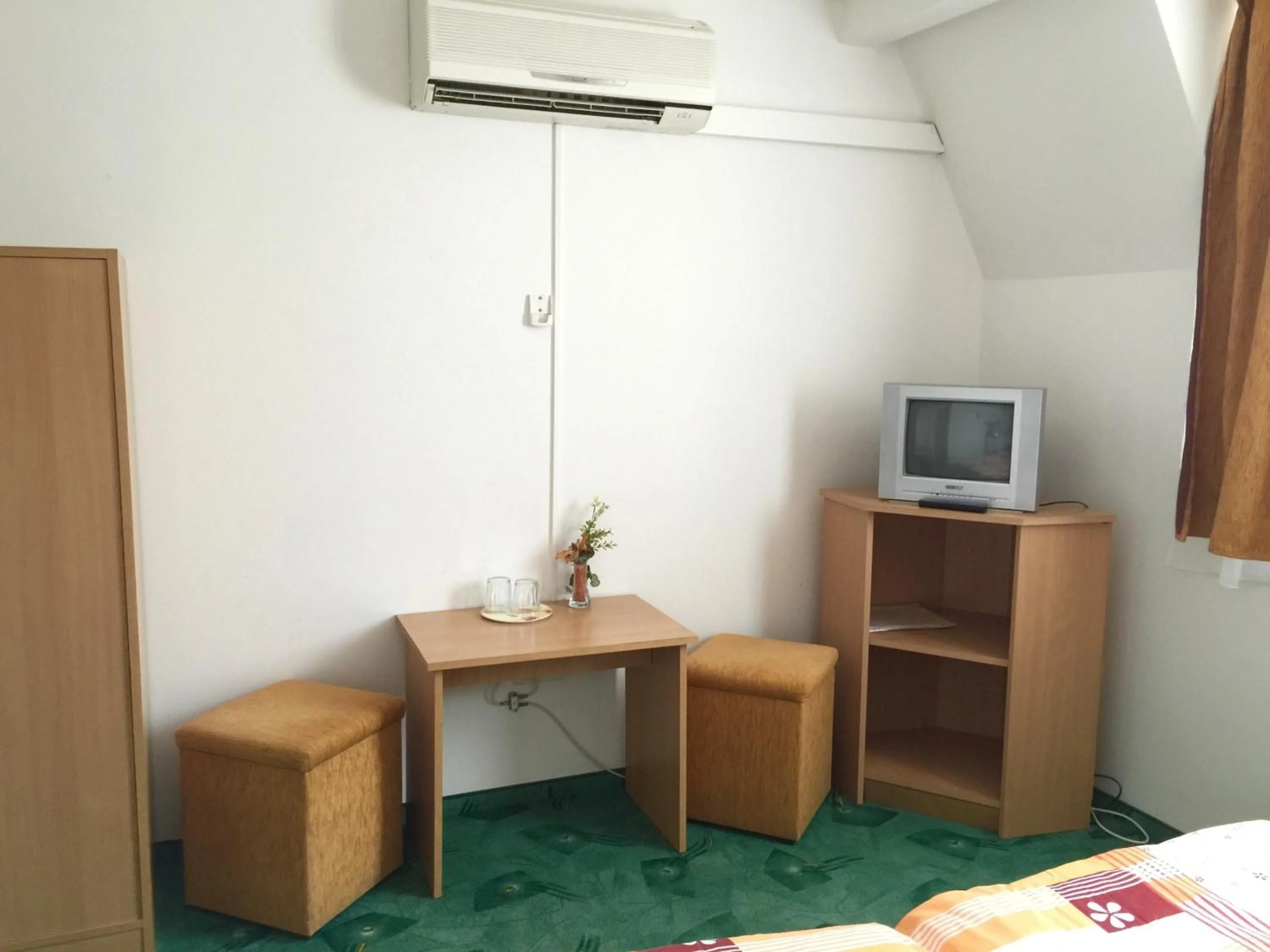 Twin Room in Akácliget Gyógy-és Strandfürdő