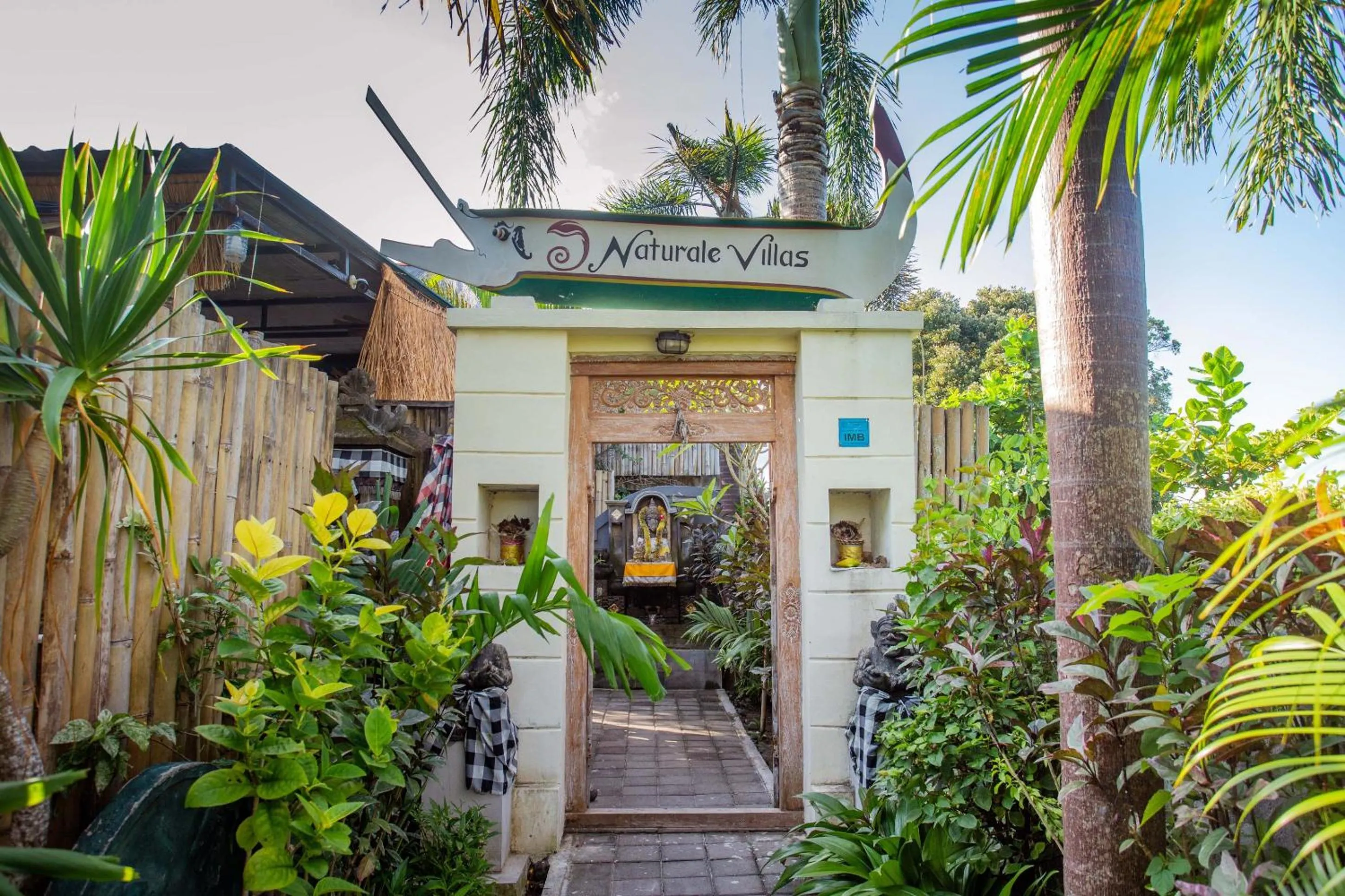 Facade/entrance in Naturale Villas