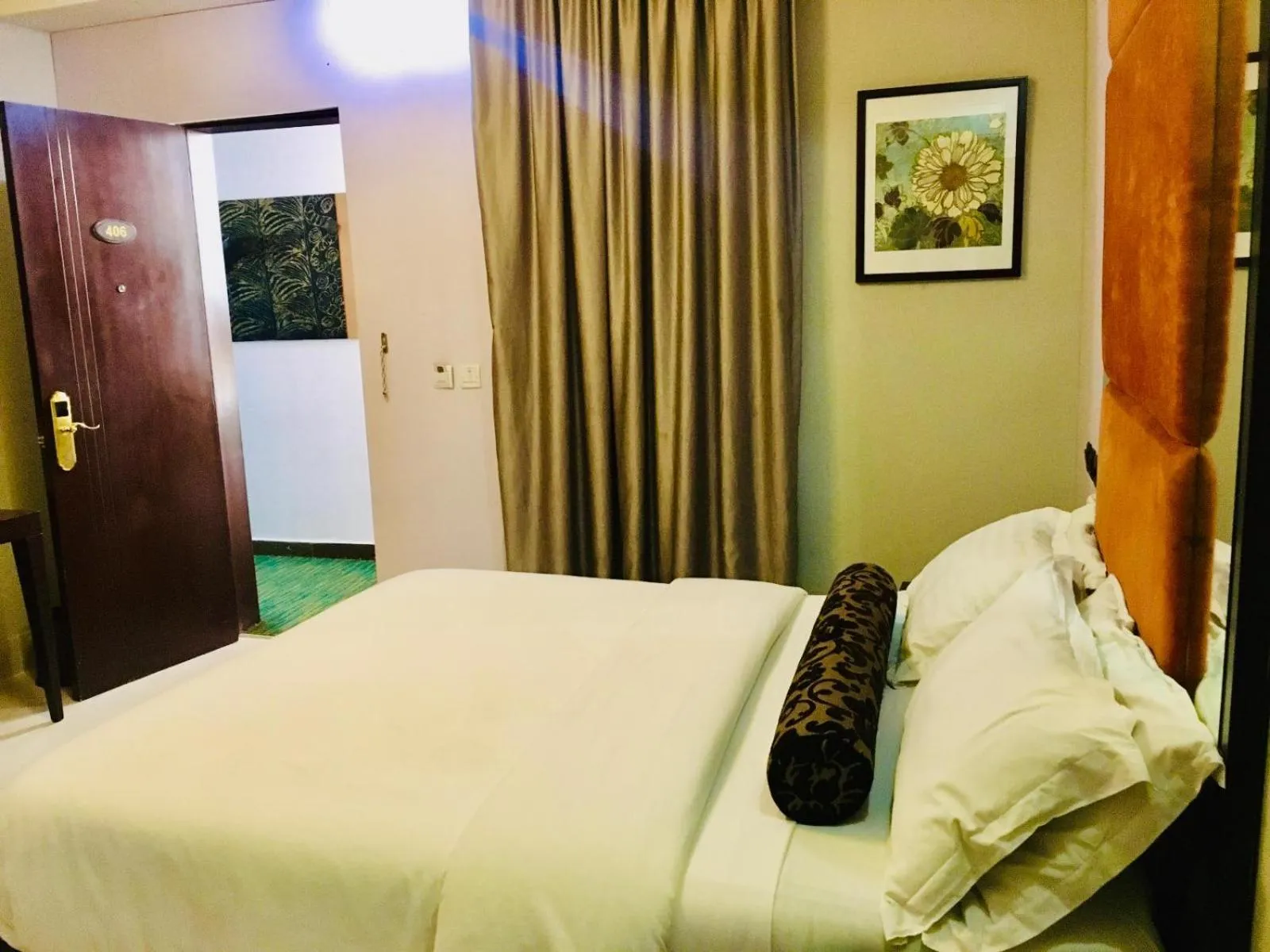 Bedroom, Bed in BW Starfire Hotel