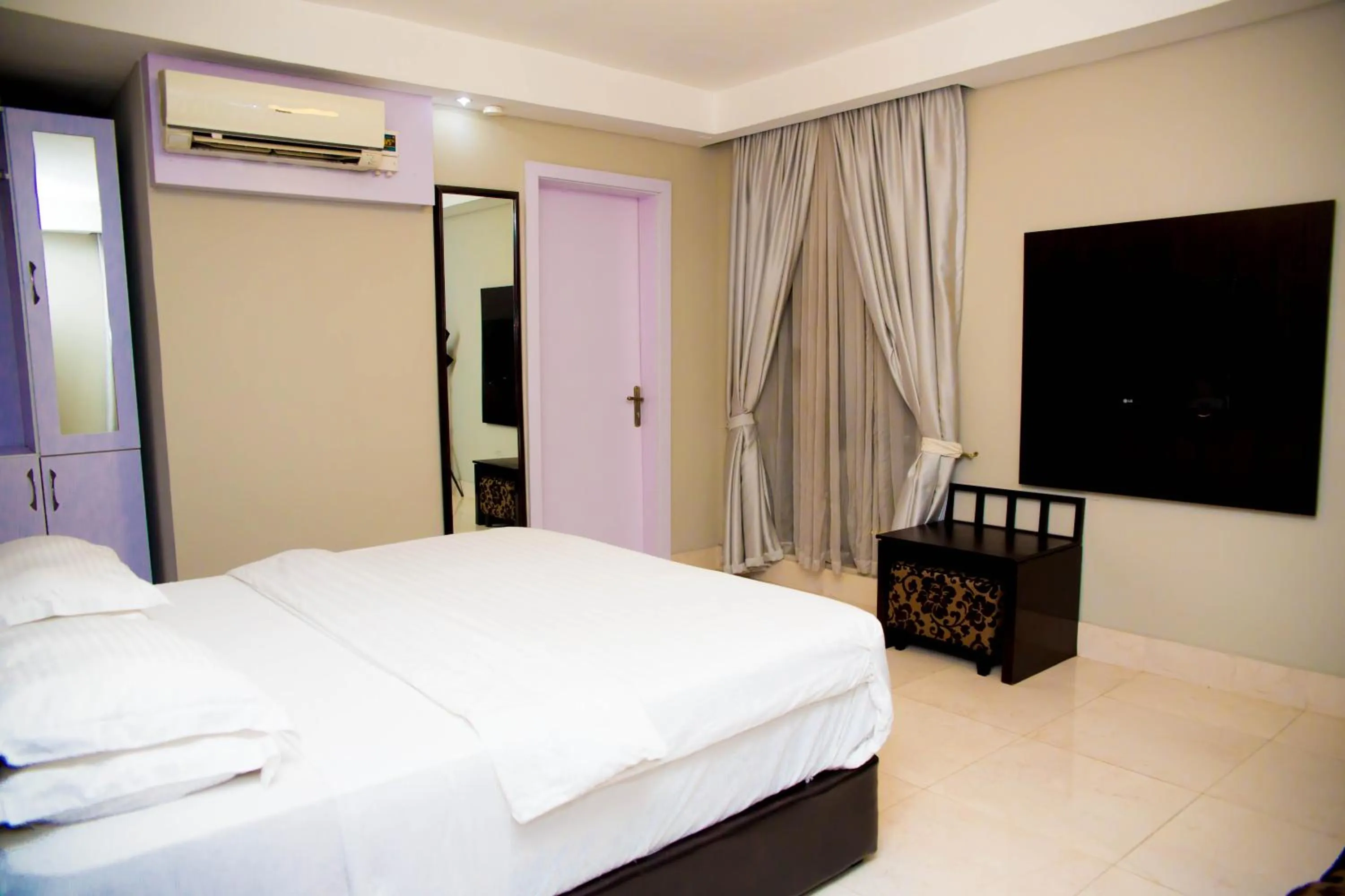 Bed in BW Starfire Hotel