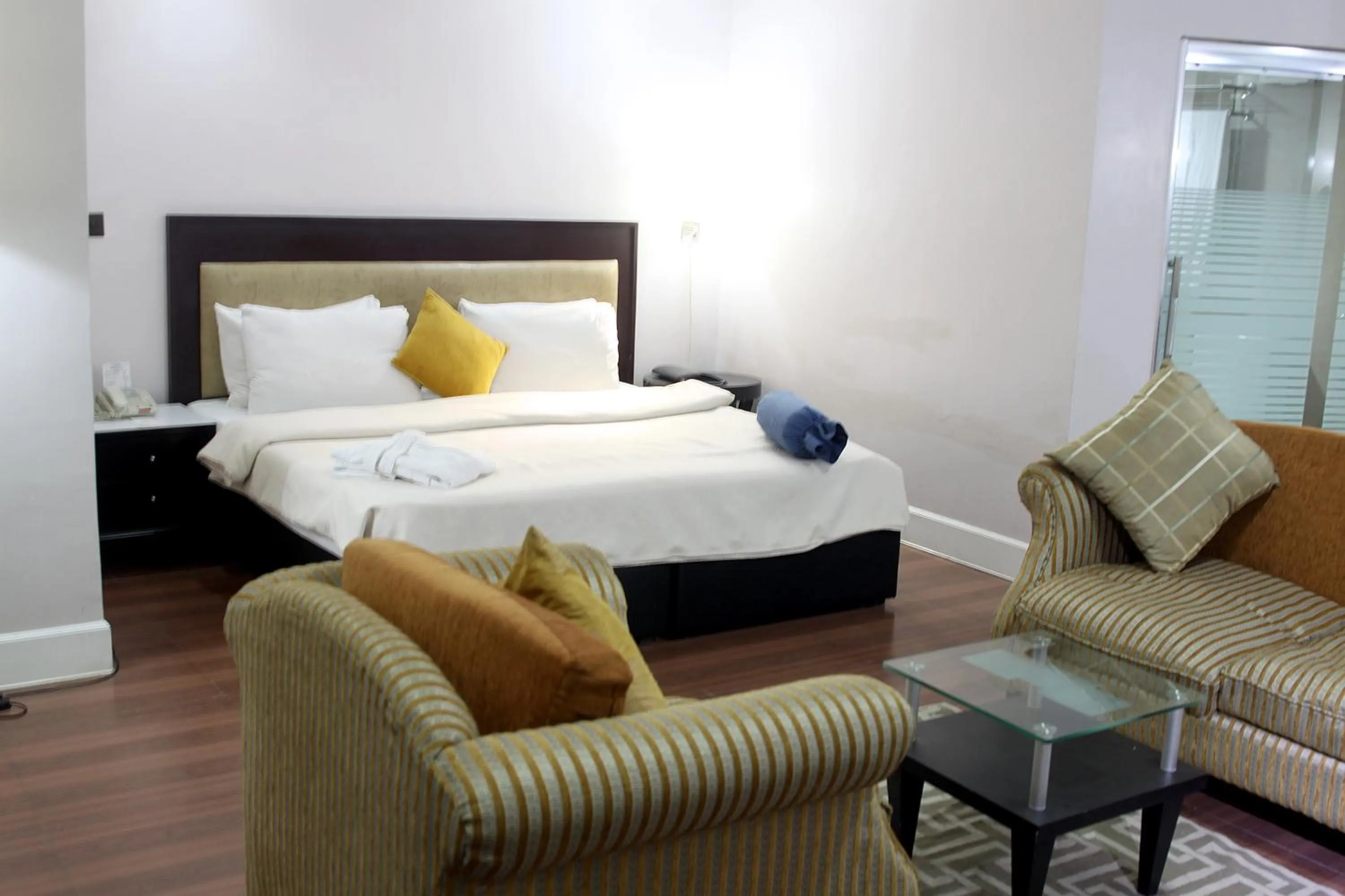 Bedroom, Bed in BW Starfire Hotel