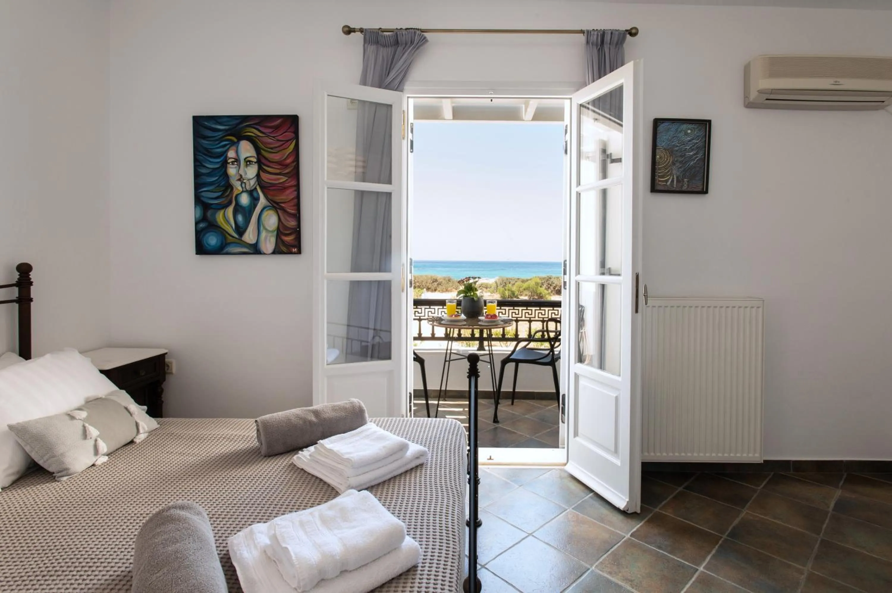 Bed in Sea Lilies Suites