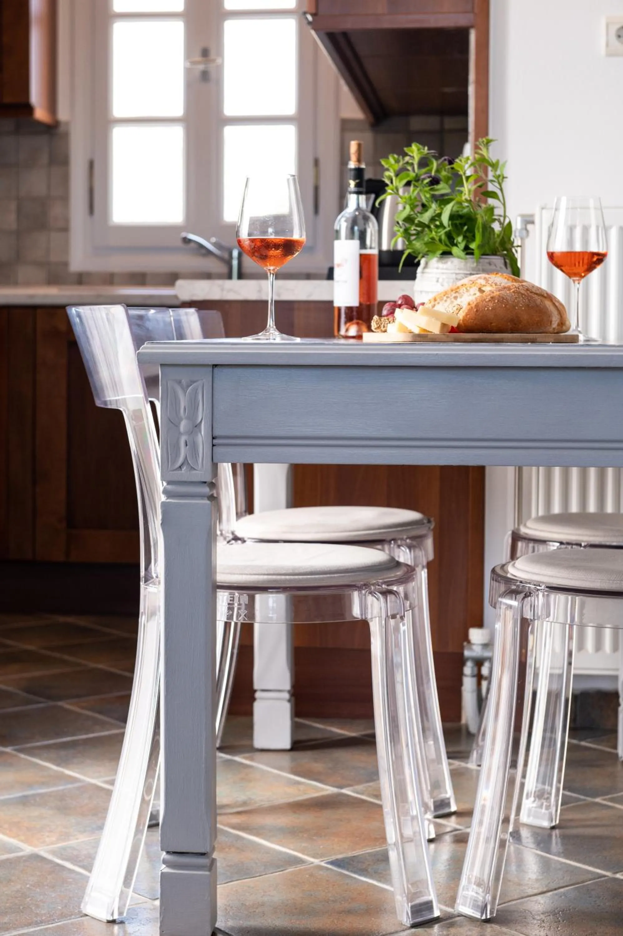 Dining area in Sea Lilies Suites