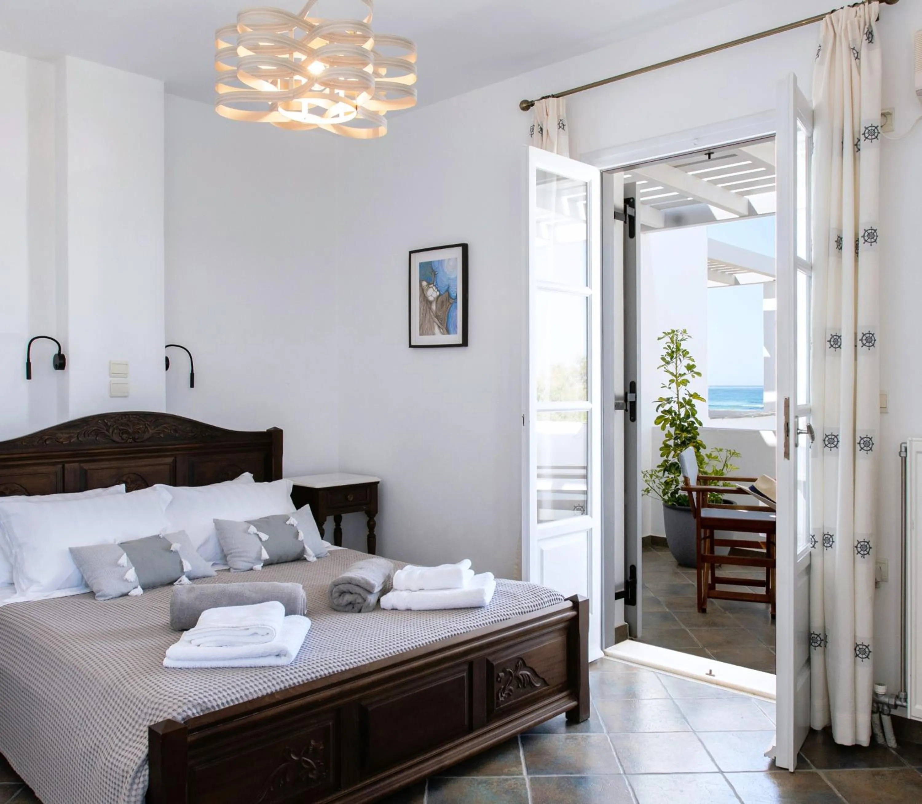 Balcony/Terrace, Bed in Sea Lilies Suites