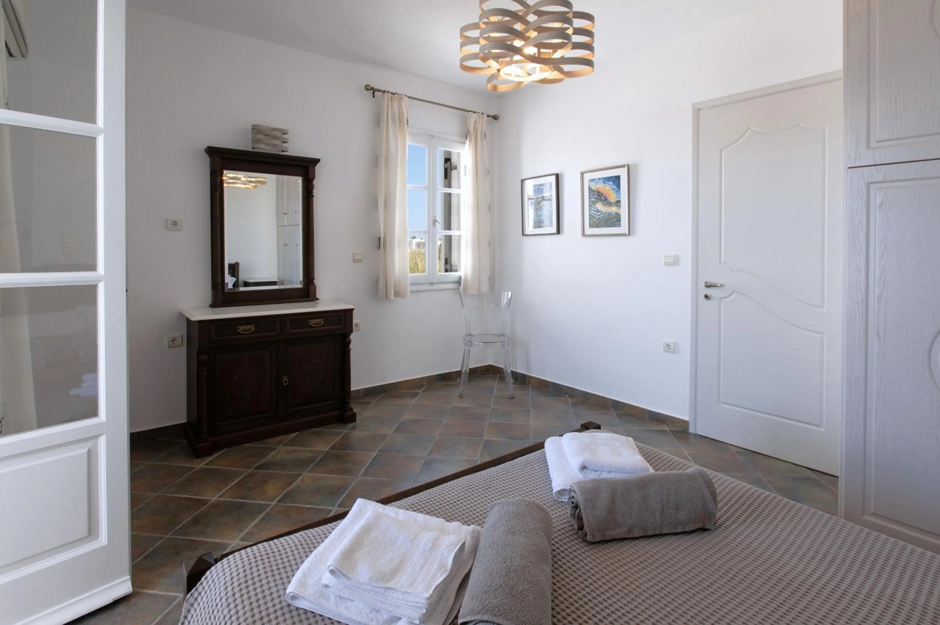 Bedroom, Bed in Sea Lilies Suites