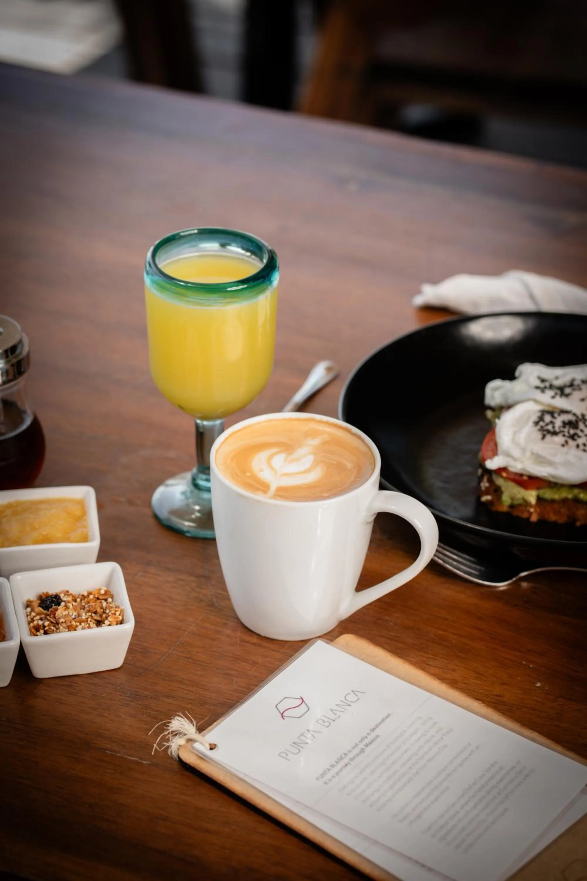 Breakfast in Punta Blanca Beach House