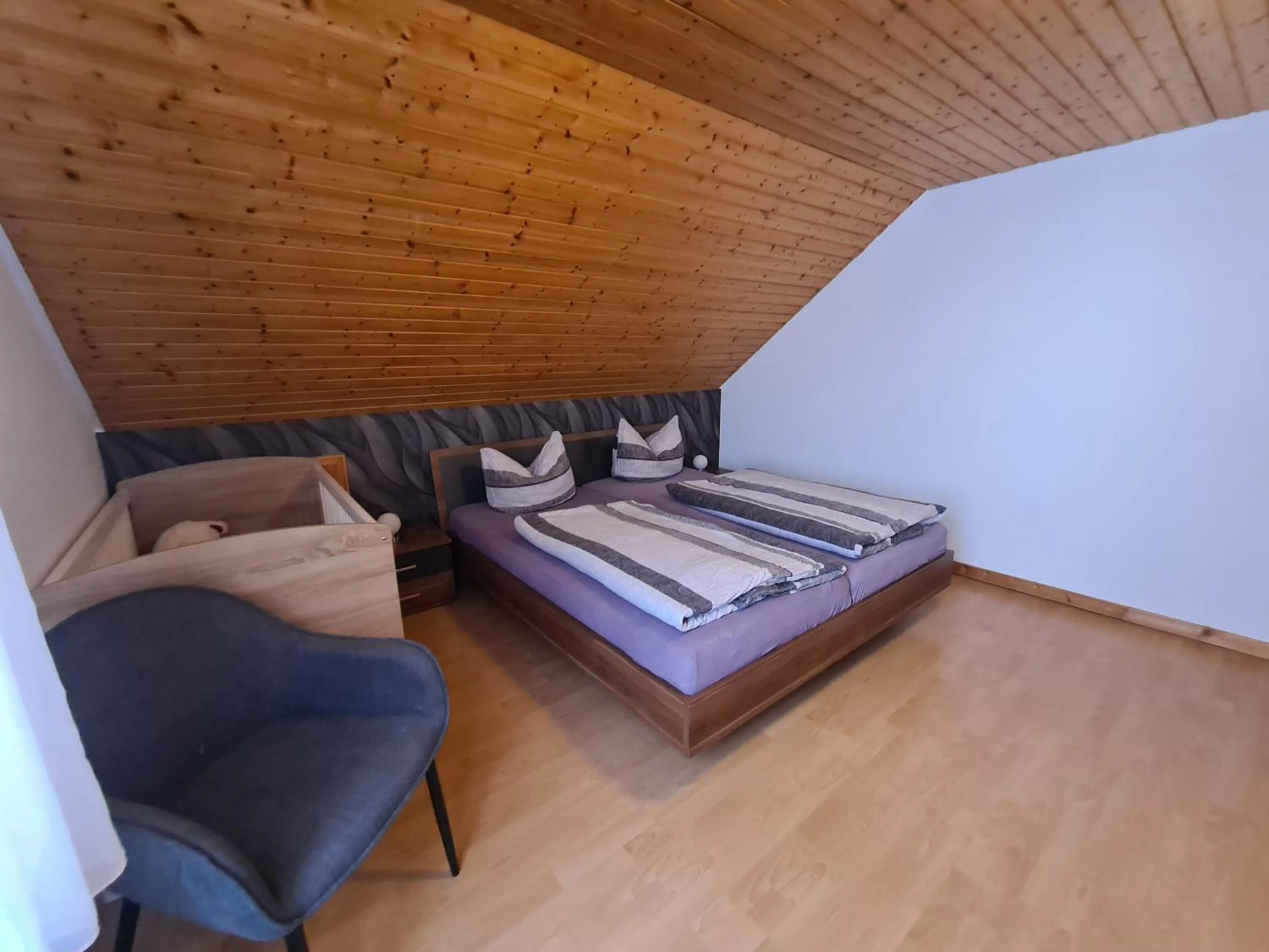 Bedroom, Bed in Haus Blume