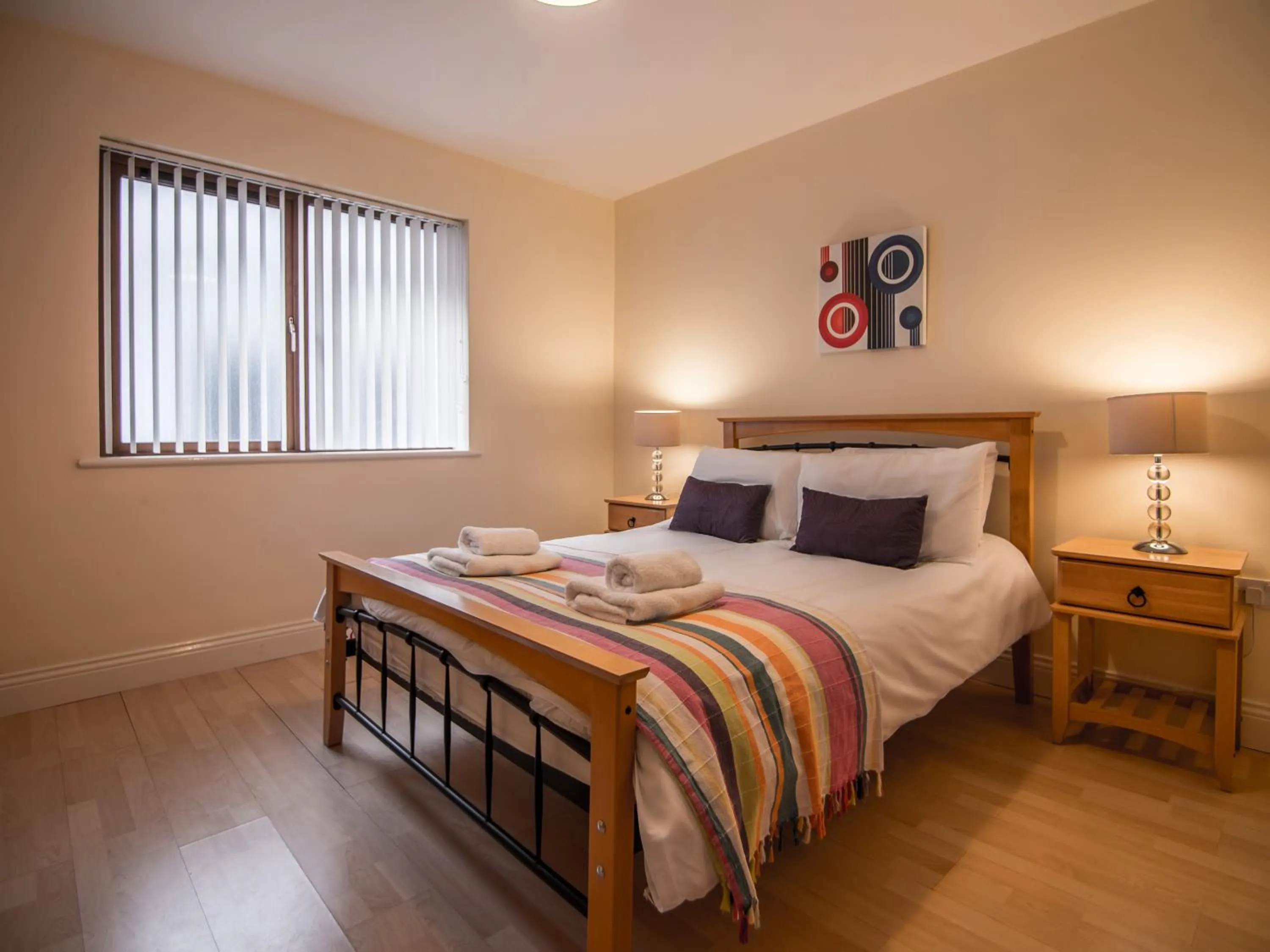 Bedroom, Bed in Donegan Court Aparthotel