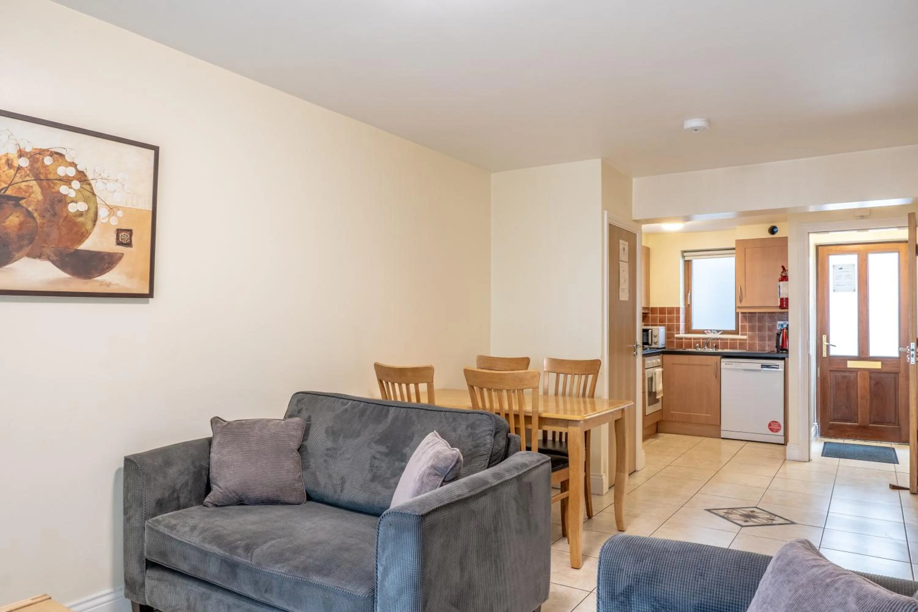 Donegan Court Aparthotel