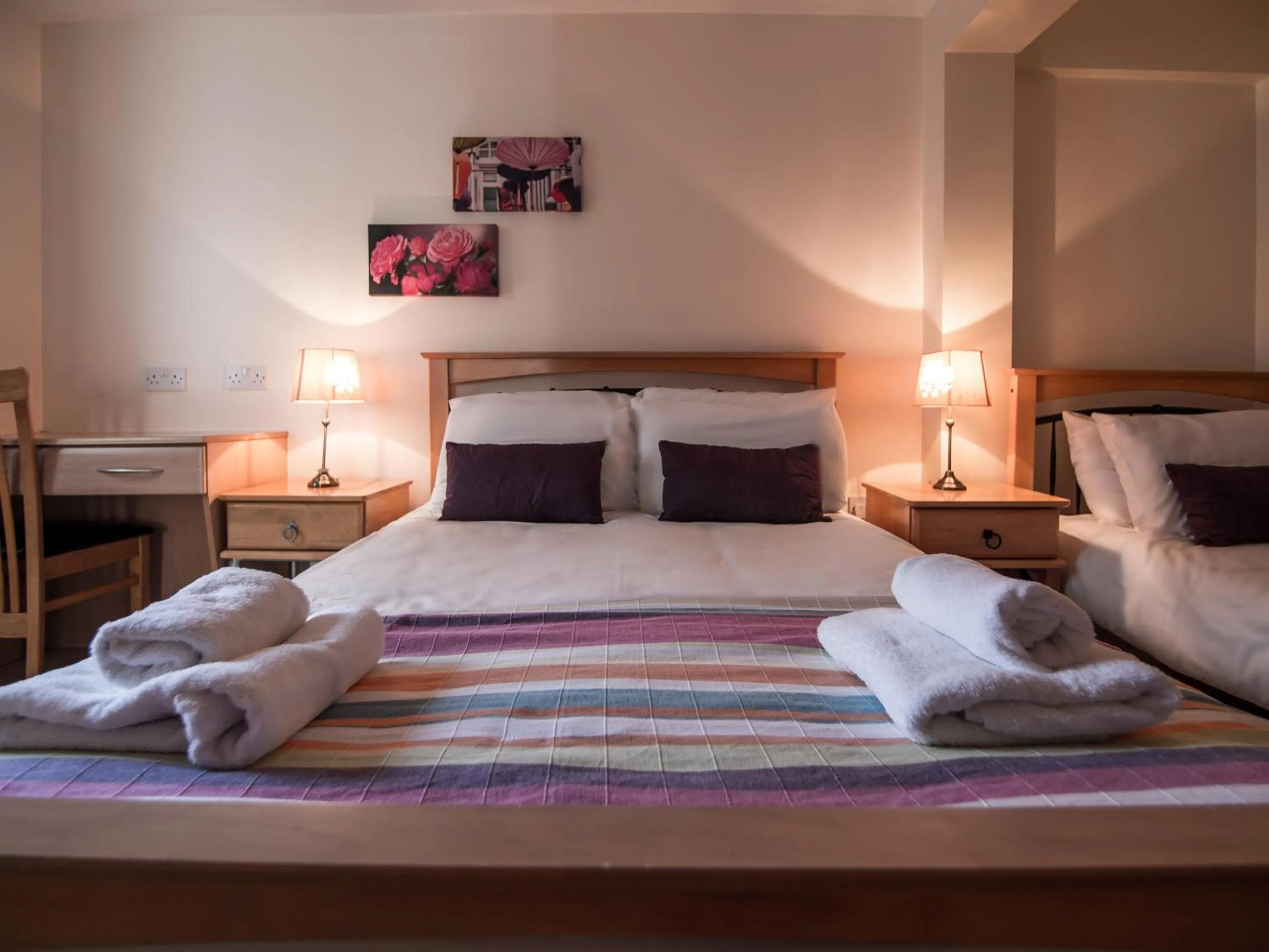 Bed in Donegan Court Aparthotel