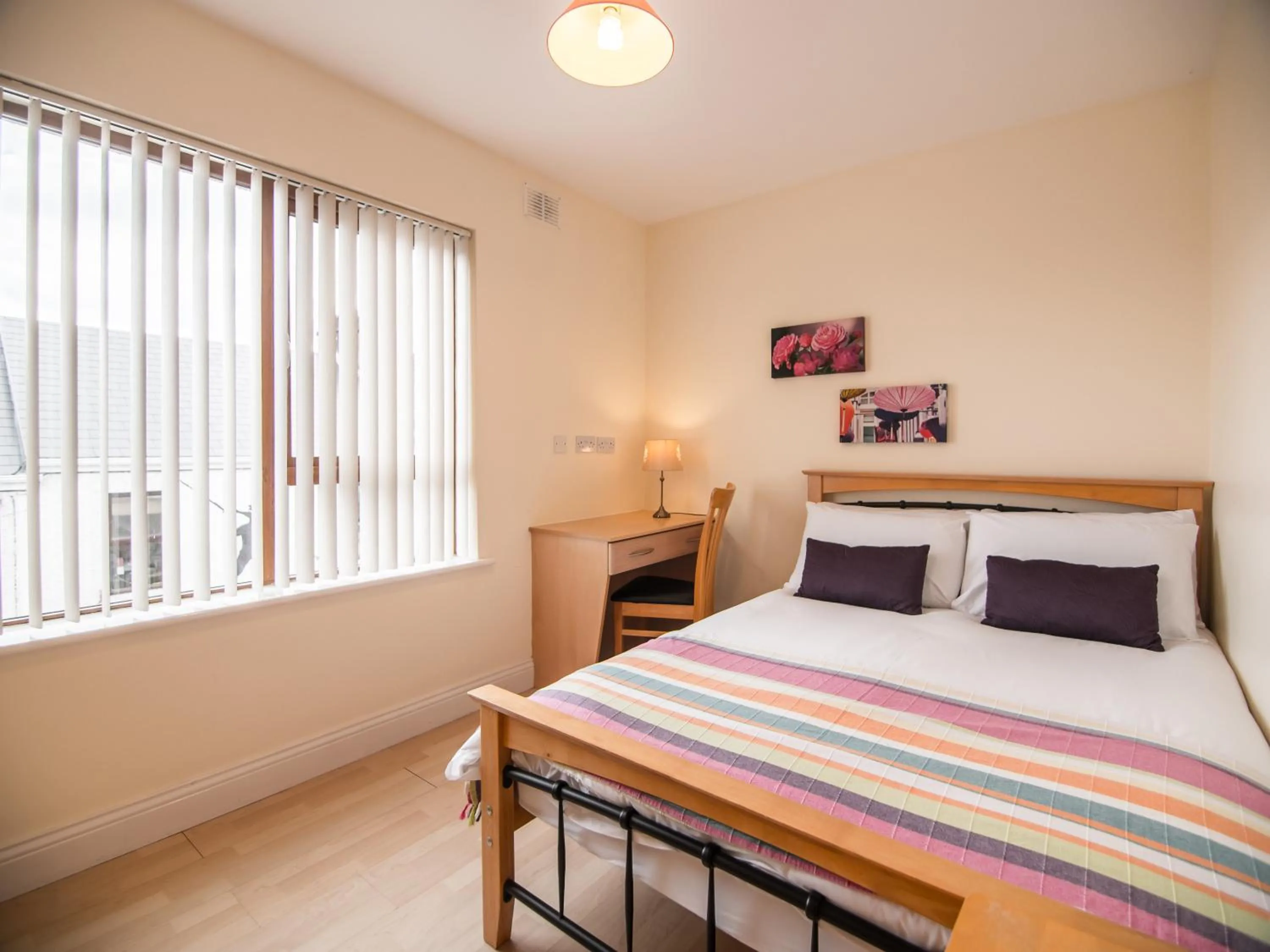 Bed in Donegan Court Aparthotel