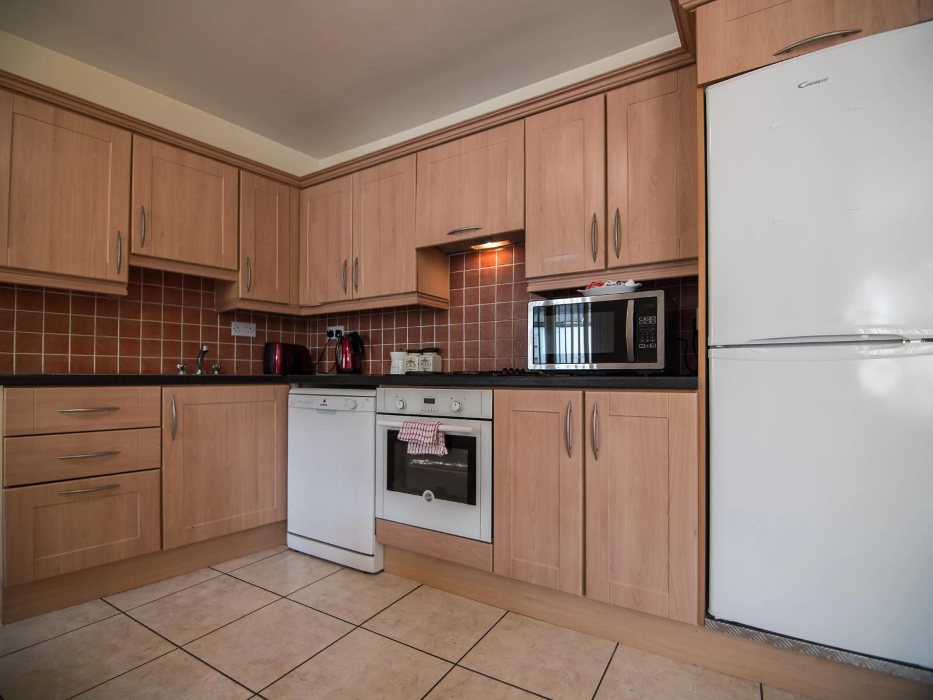 Kitchen or kitchenette in Donegan Court Aparthotel