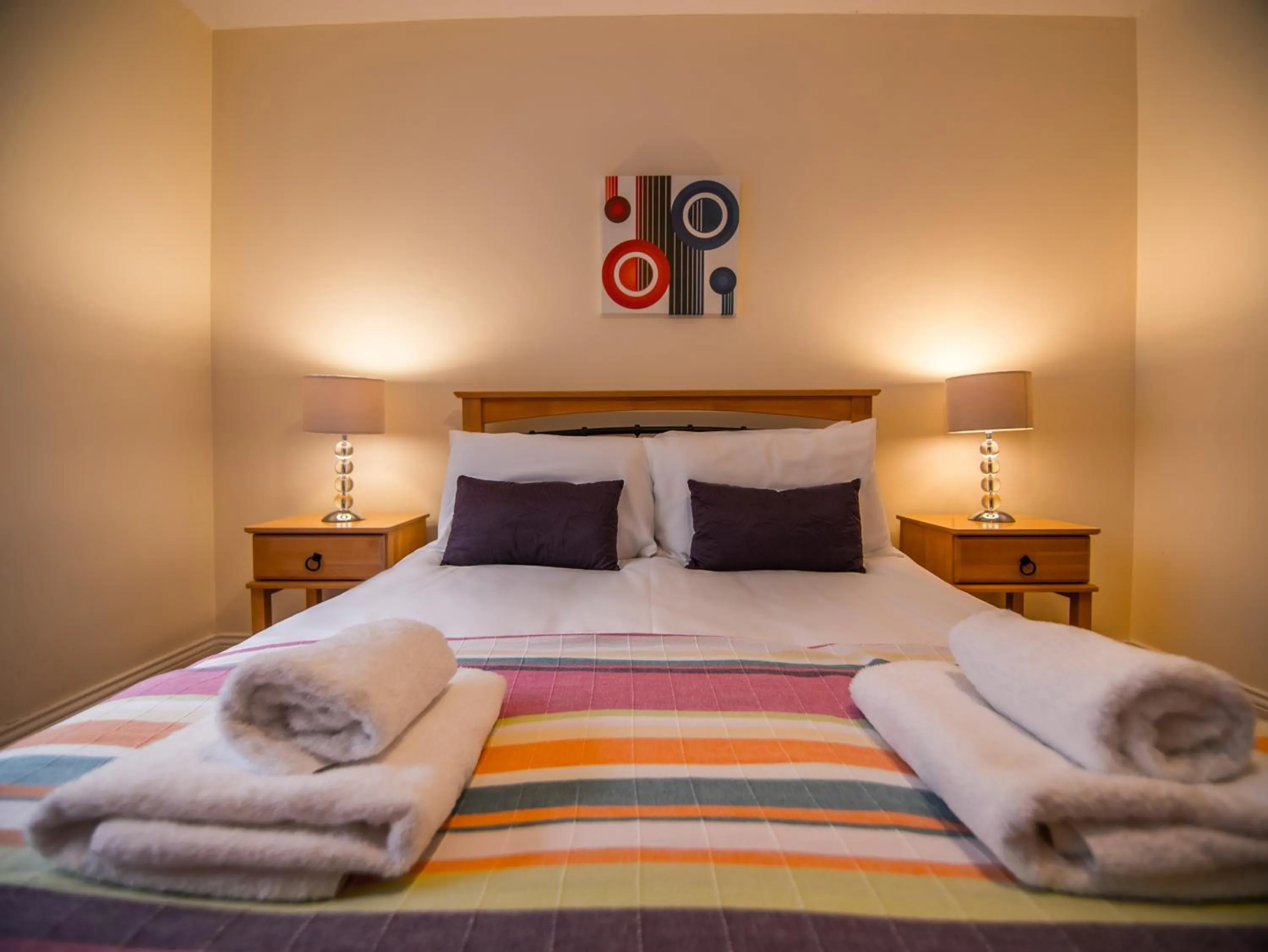 Bedroom, Bed in Donegan Court Aparthotel