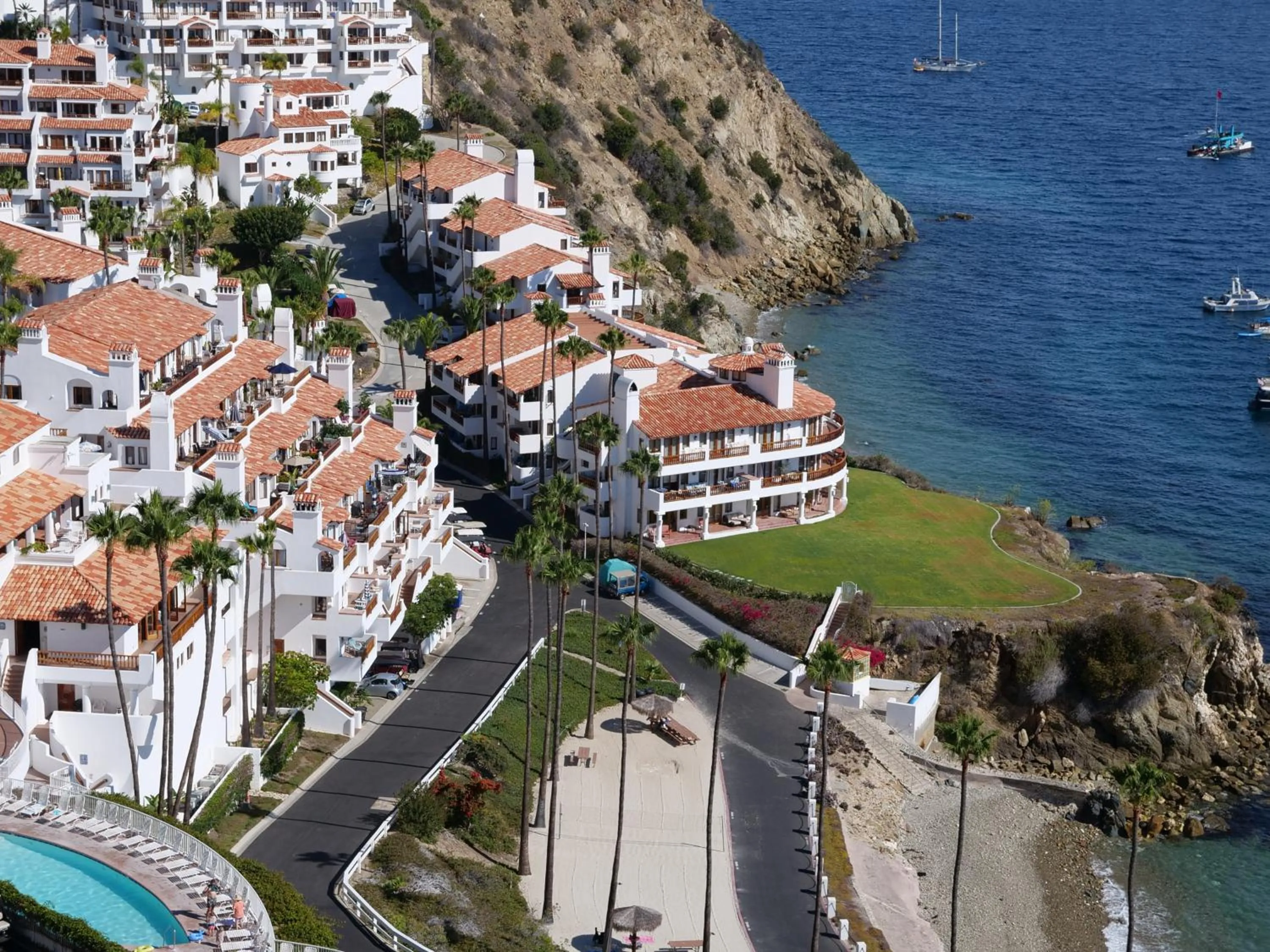 Modern Hamilton Cove Villa w/golf cart