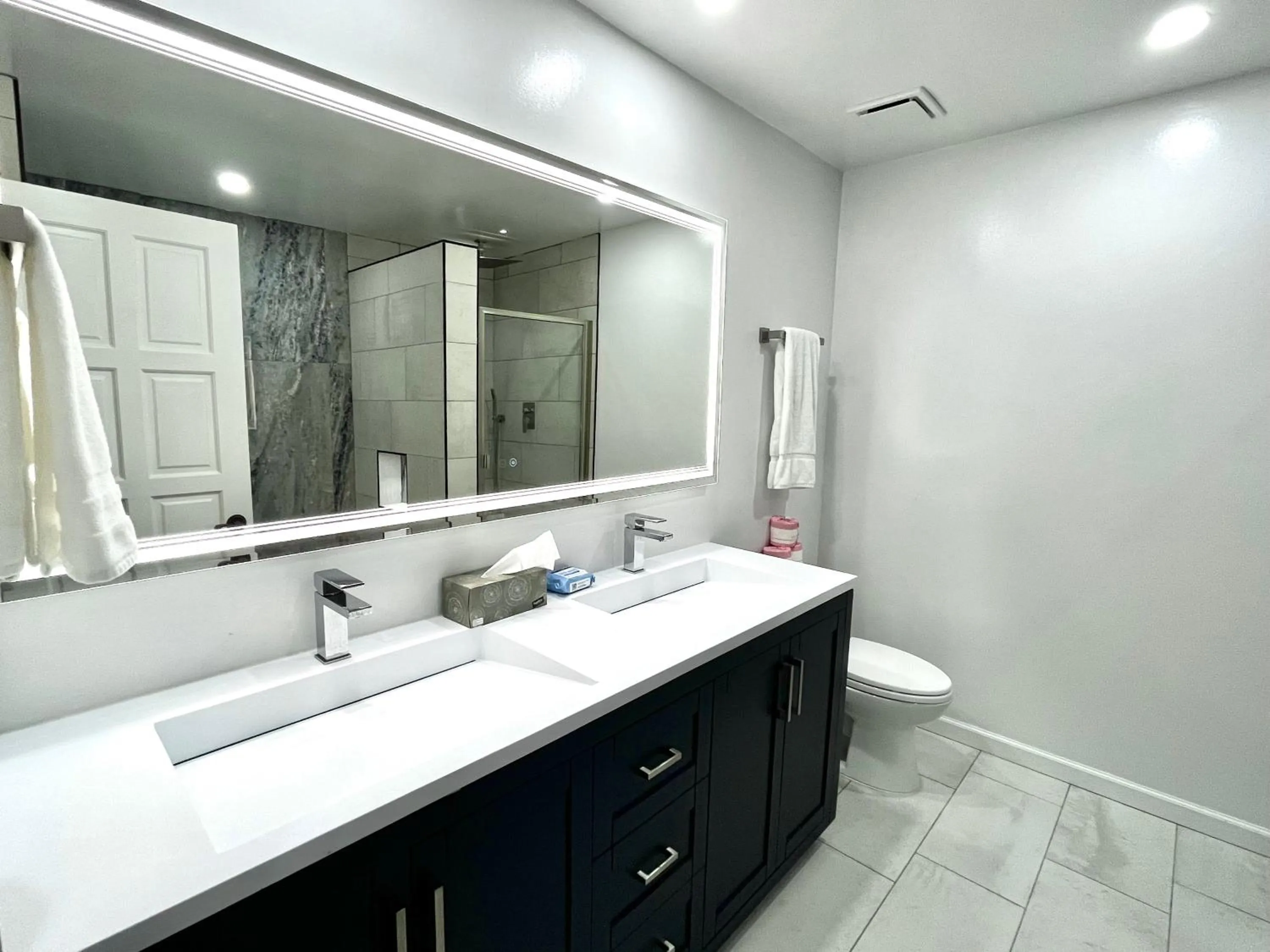 Modern Hamilton Cove Villa w/golf cart