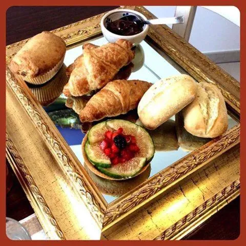 Breakfast in Dimora delle Rondini