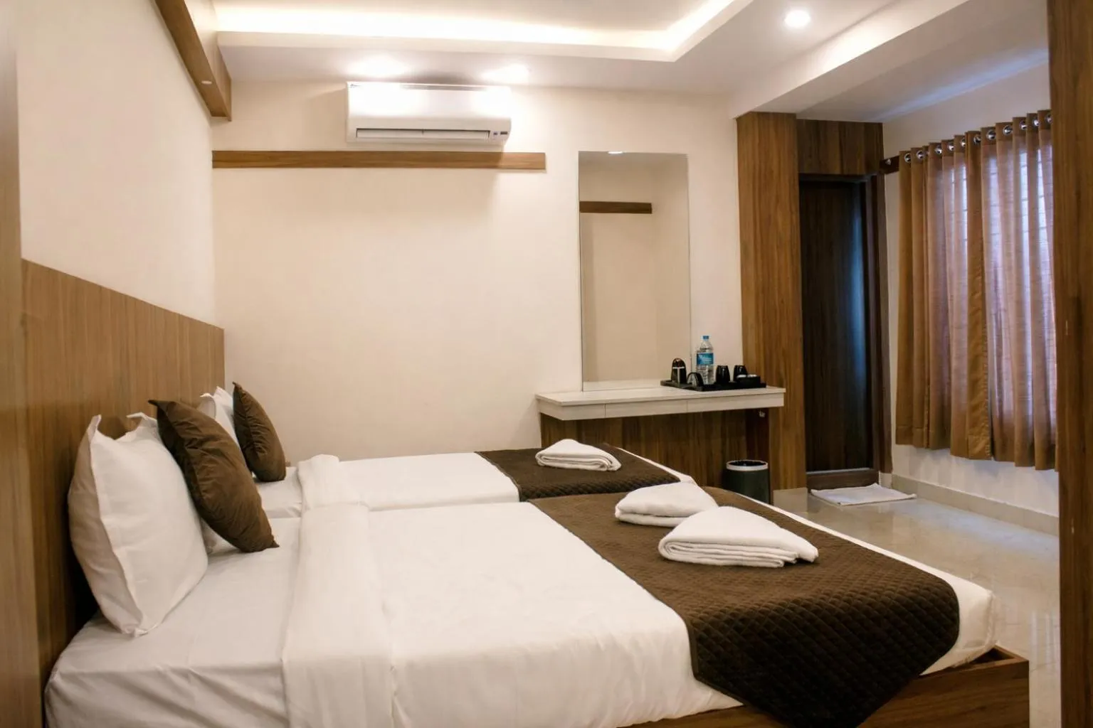 Bedroom, Bed in Hotel Sakura Inn