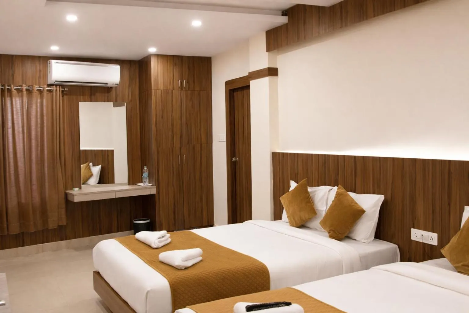 Bedroom, Bed in Hotel Sakura Inn