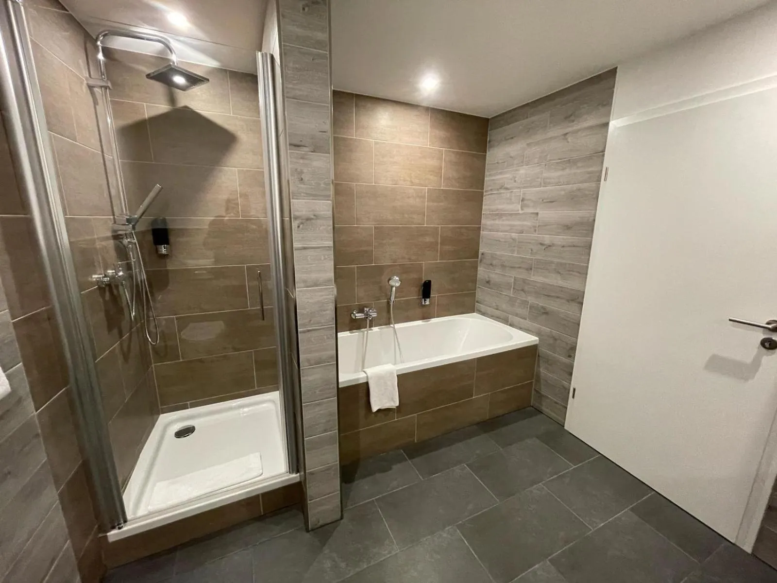 Bathroom in NP Hotel Königshof