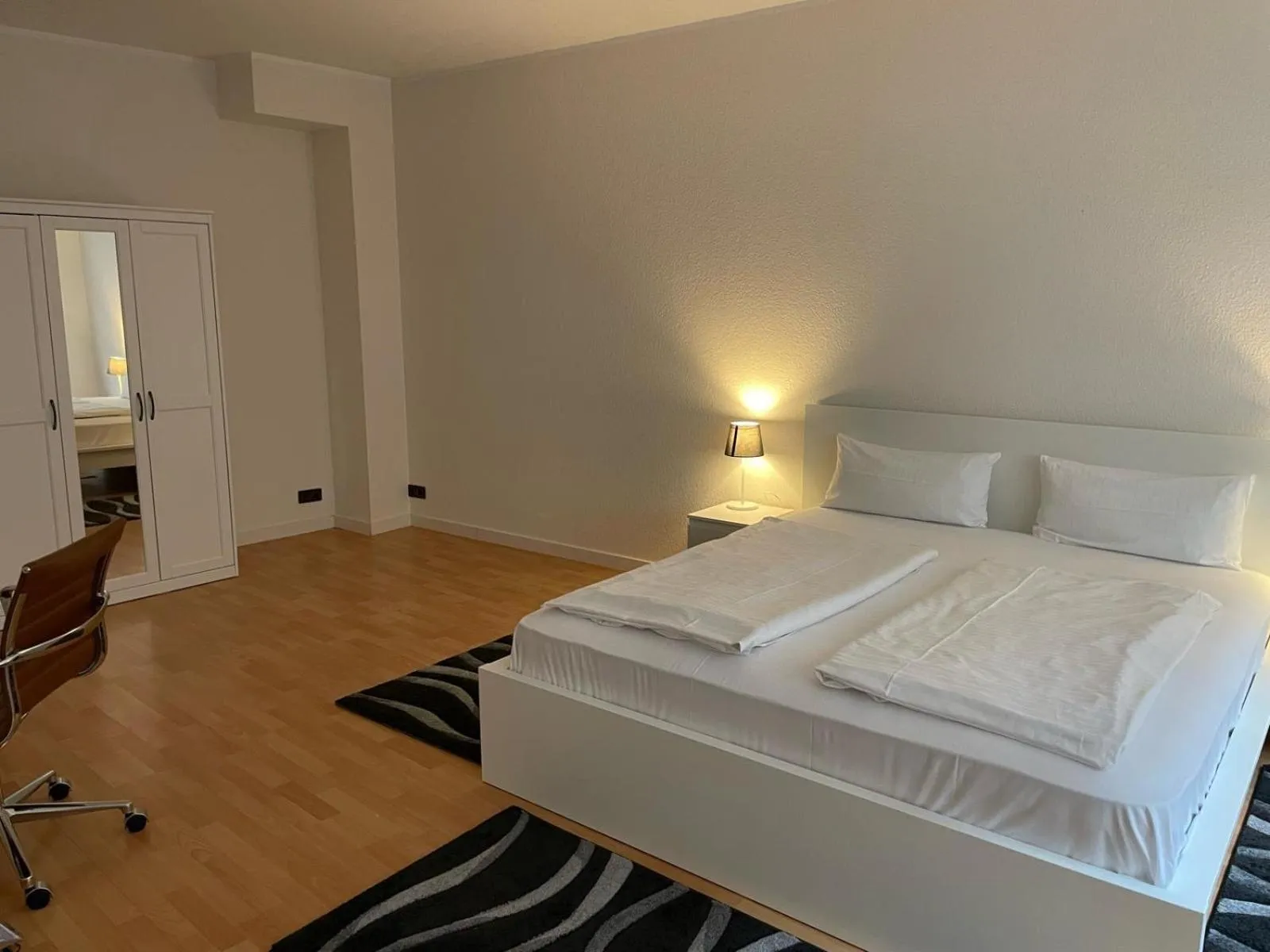 Bedroom, Bed in NP Hotel Königshof