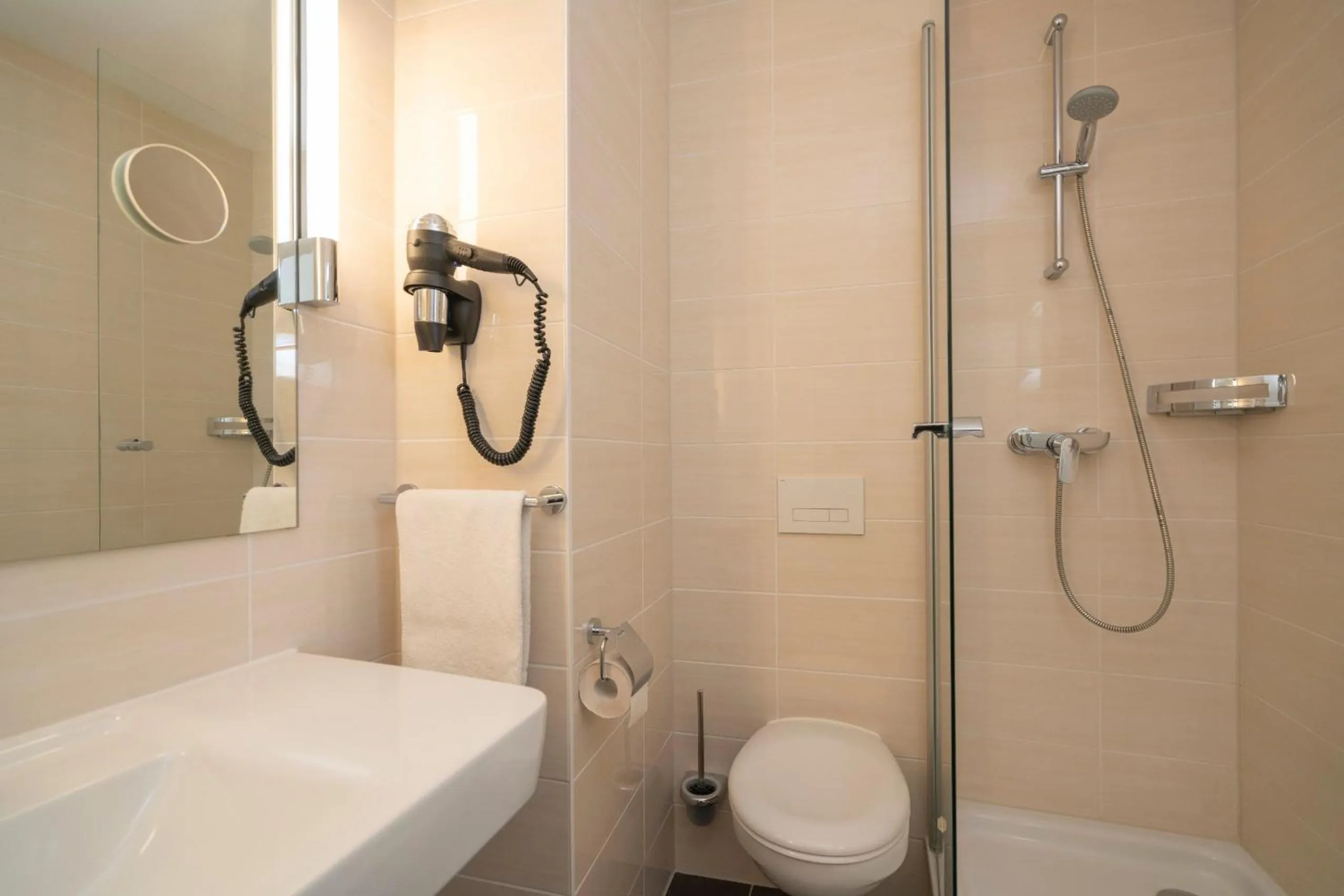 Bathroom in NP Hotel Königshof