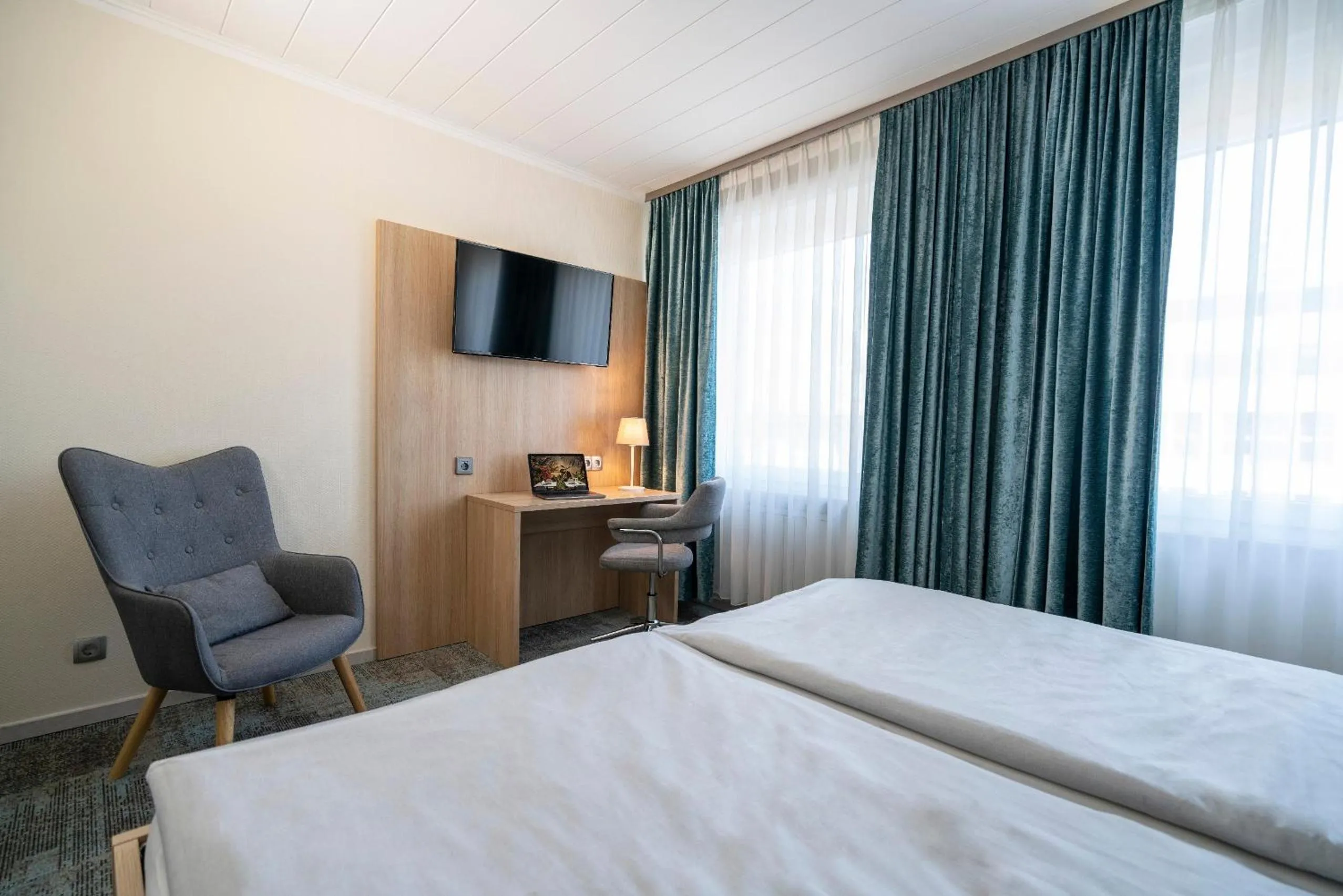 TV and multimedia, Bed in NP Hotel Königshof