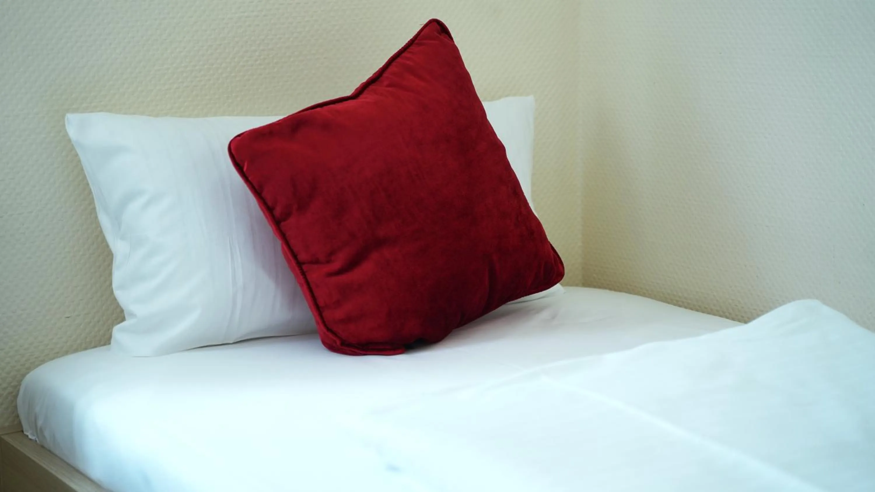 Bedroom, Bed in NP Hotel Königshof