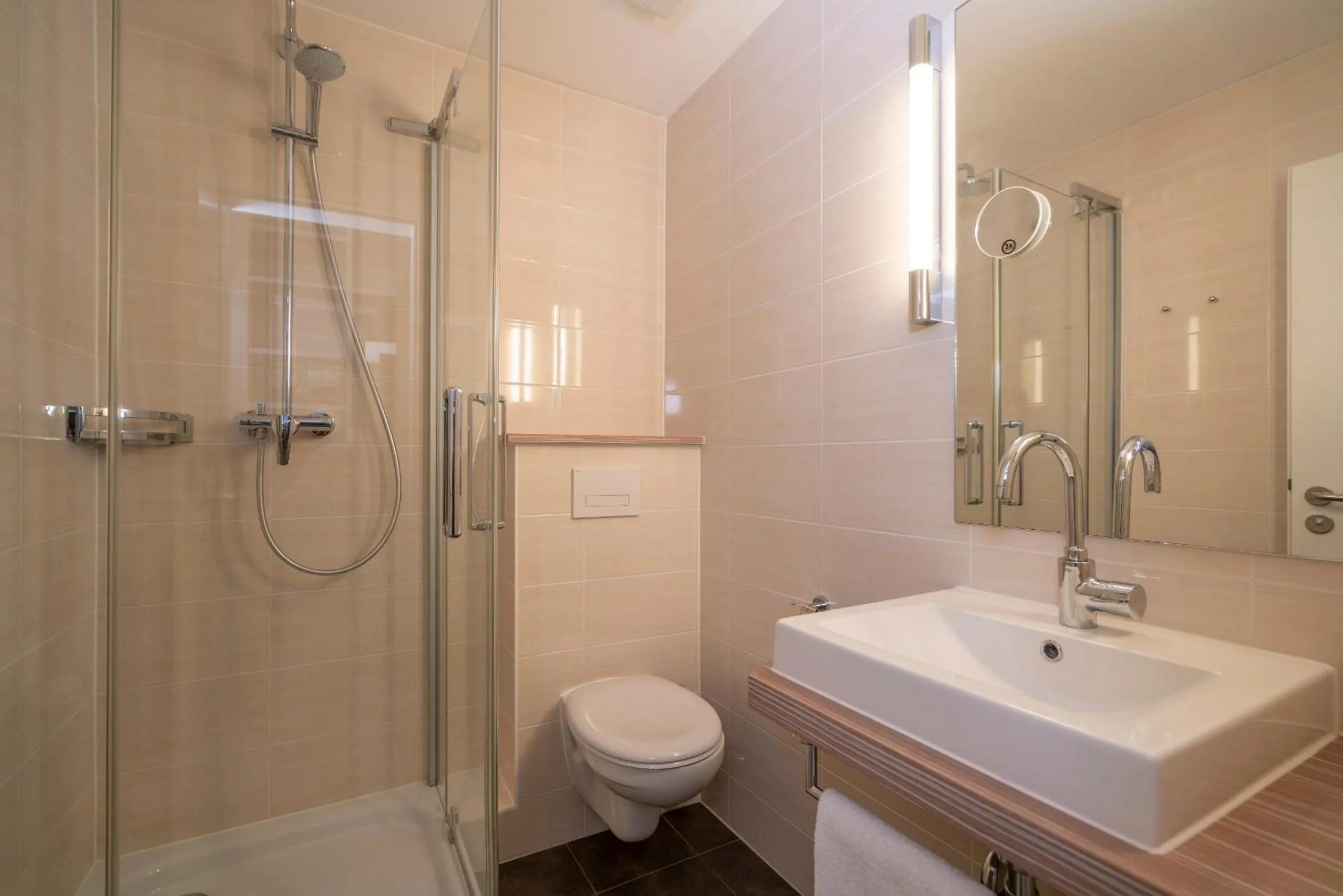 Bathroom in NP Hotel Königshof