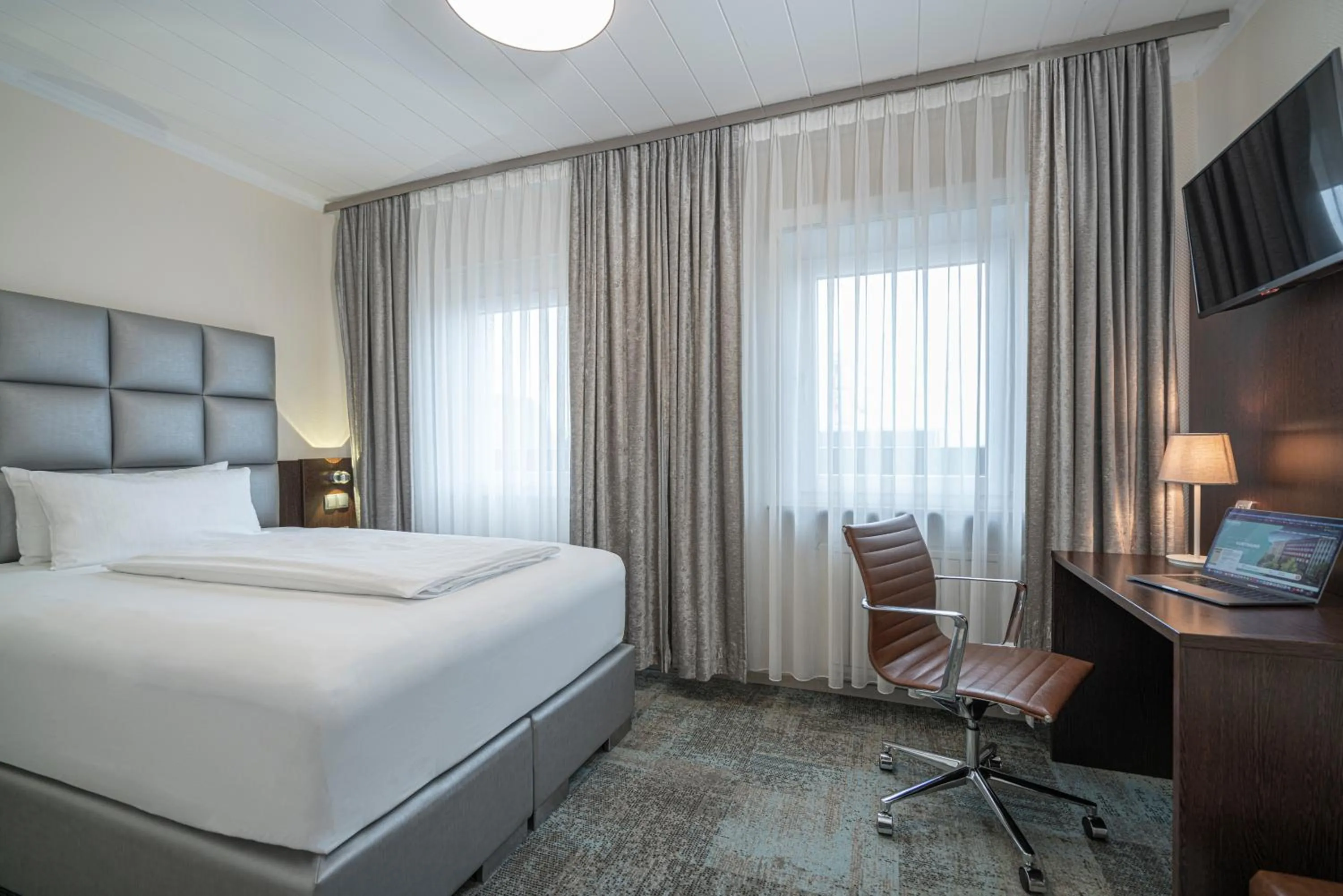 Bed in NP Hotel Königshof