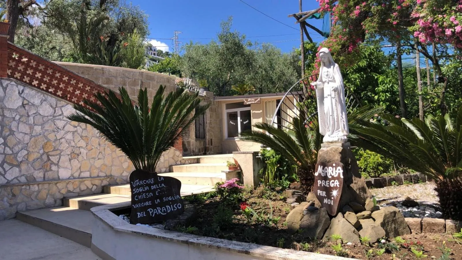 Garden view in Oasi Madre della Pace