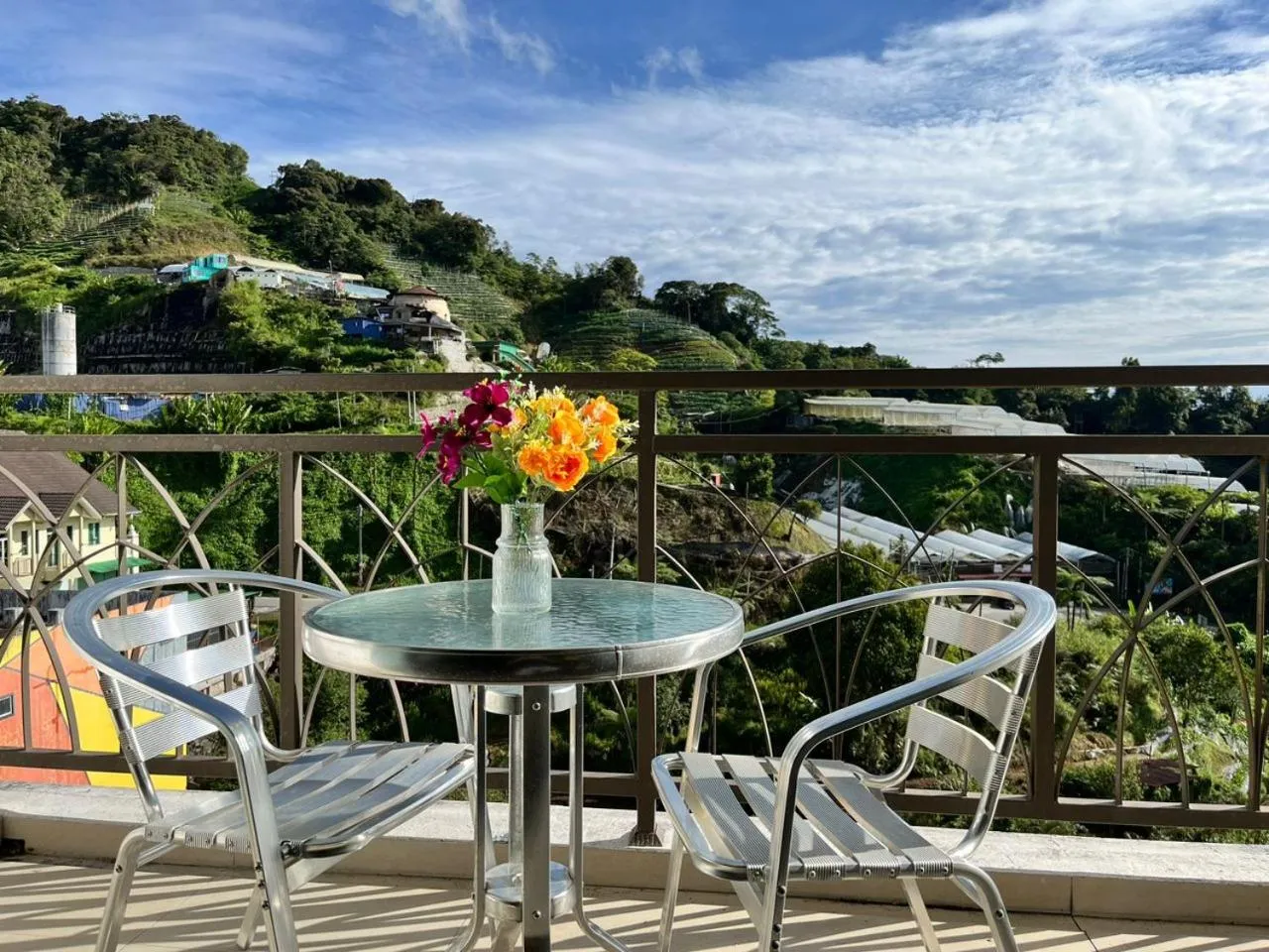 Patio in Nova Mountain n Sunrise view Hilltop Hotel Apartment in Cameron Highlands