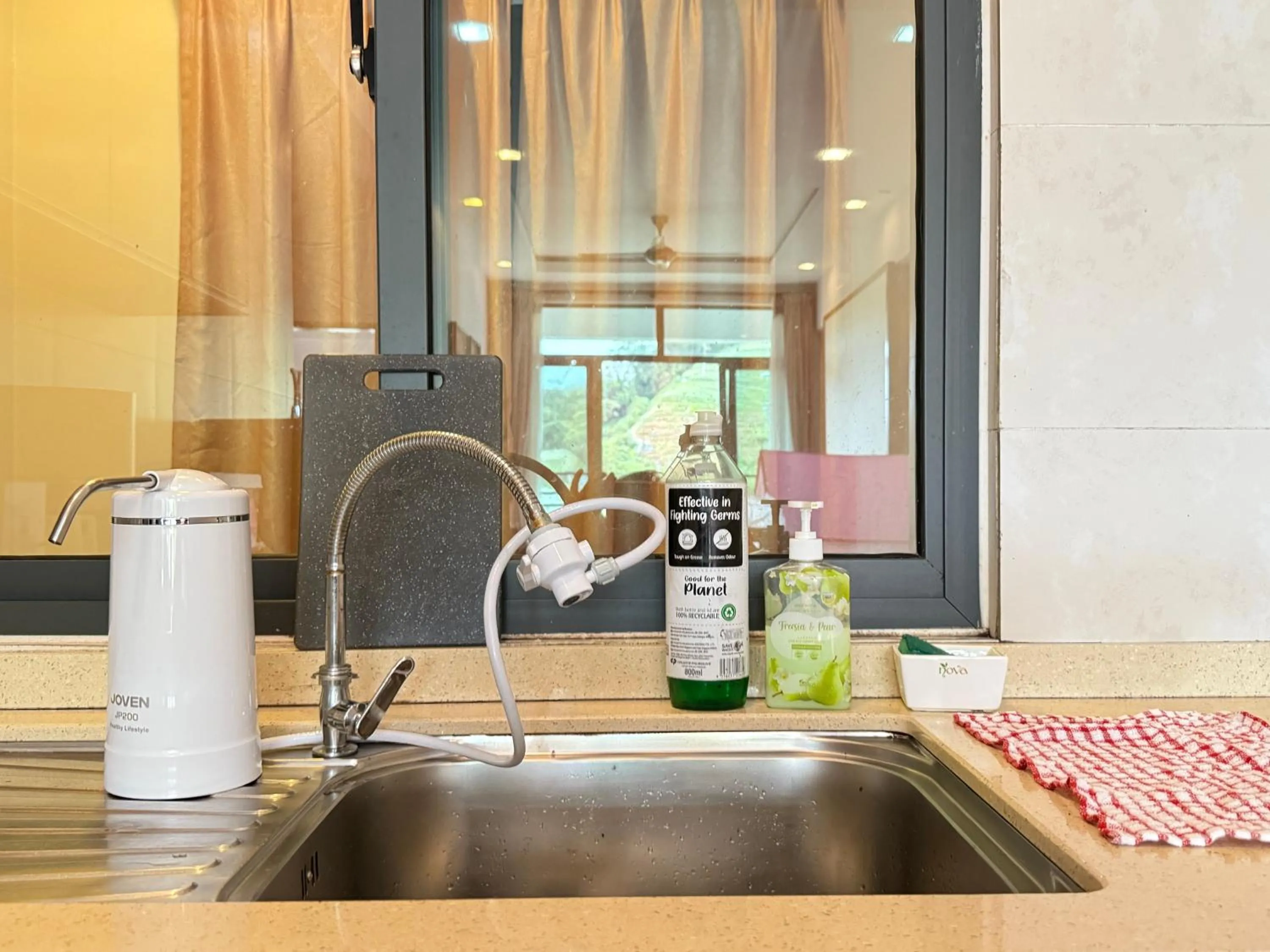 Kitchen or kitchenette in Nova Mountain n Sunrise view Hilltop Hotel Apartment in Cameron Highlands